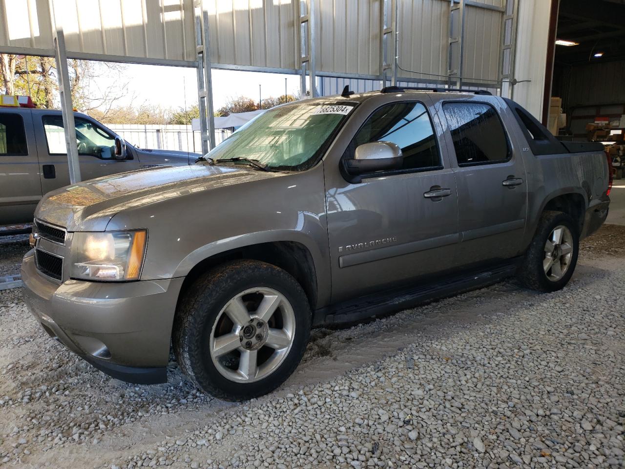 2007 Chevrolet Avalanche - Image 1