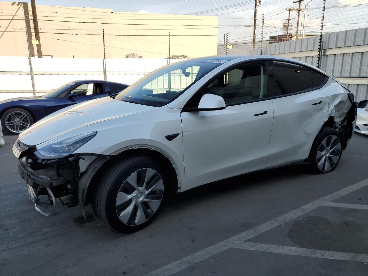 VIN 7SAYGDEE2NF409011 2022 TESLA MODEL Y no.1