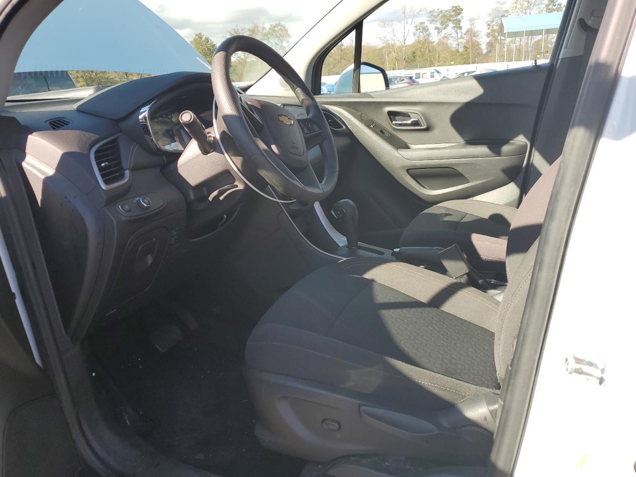 2022 Chevrolet Trax - Image 7