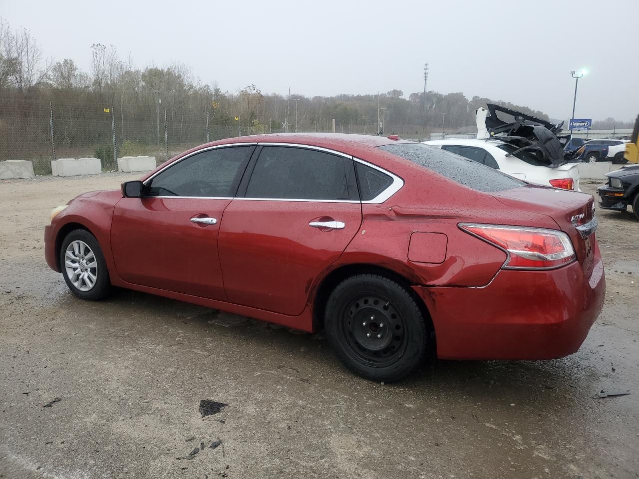 2015 Nissan Altima - Image 2