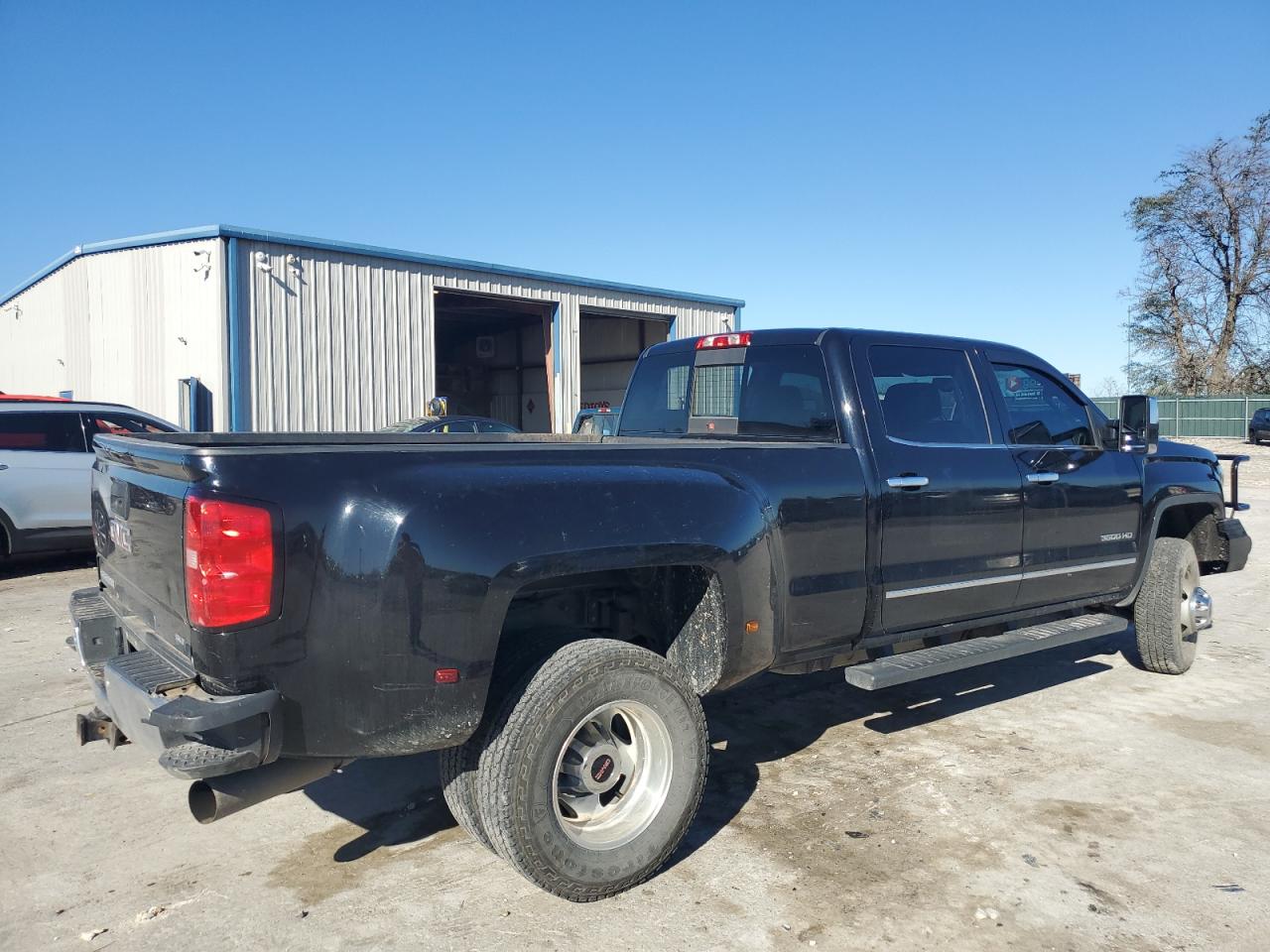 VIN 1GT423C87FF560375 2015 GMC SIERRA no.3