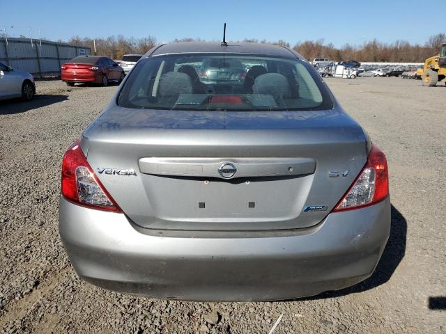  NISSAN VERSA 2012 Сріблястий