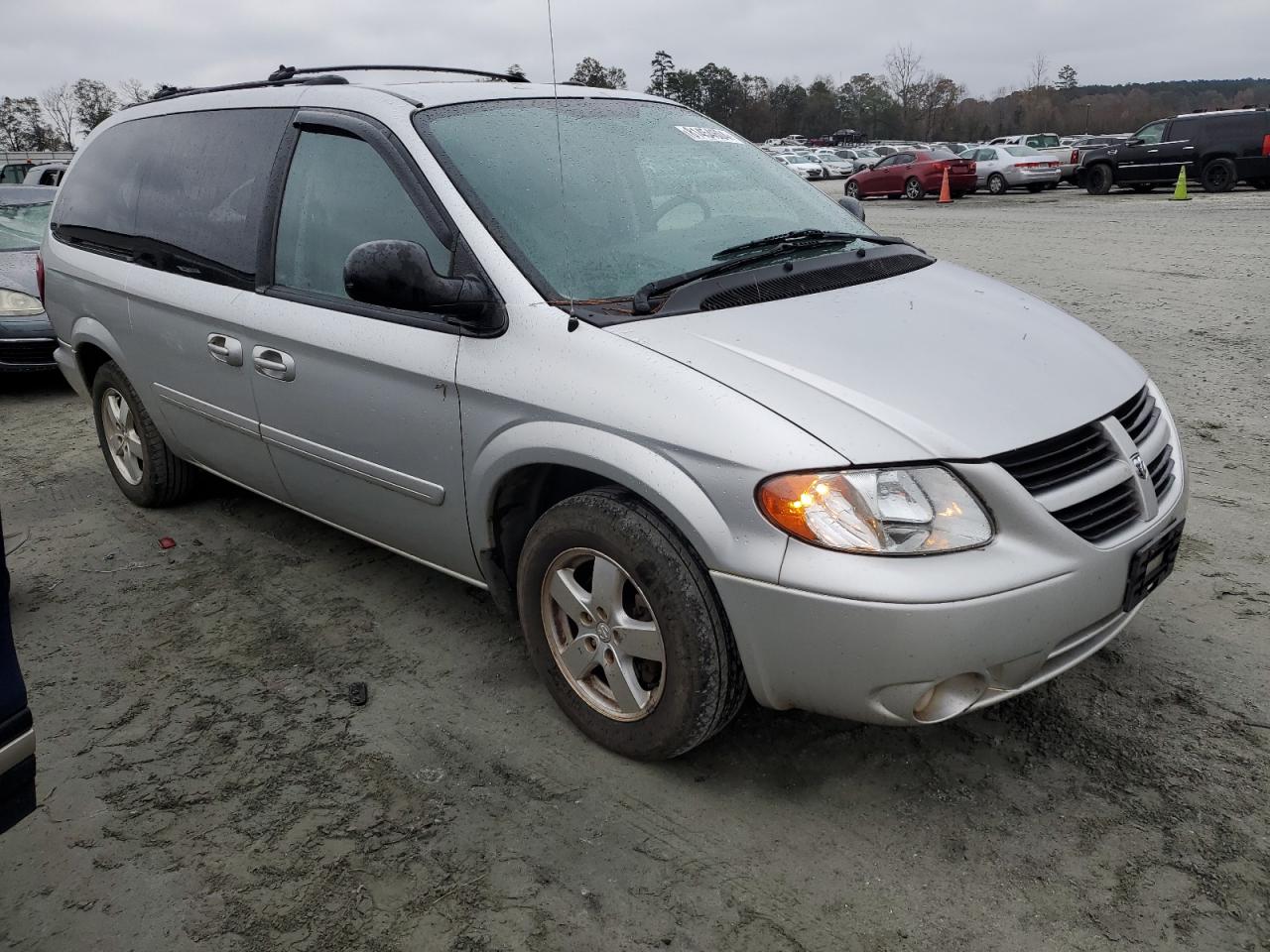 2005 Dodge Caravan - Image 4