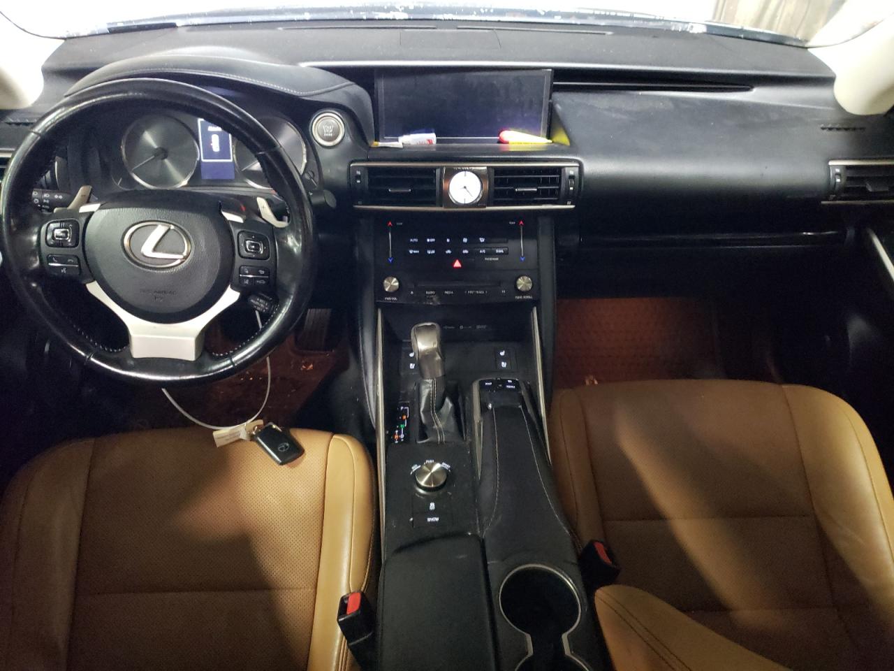 2017 Lexus IS - Image 8