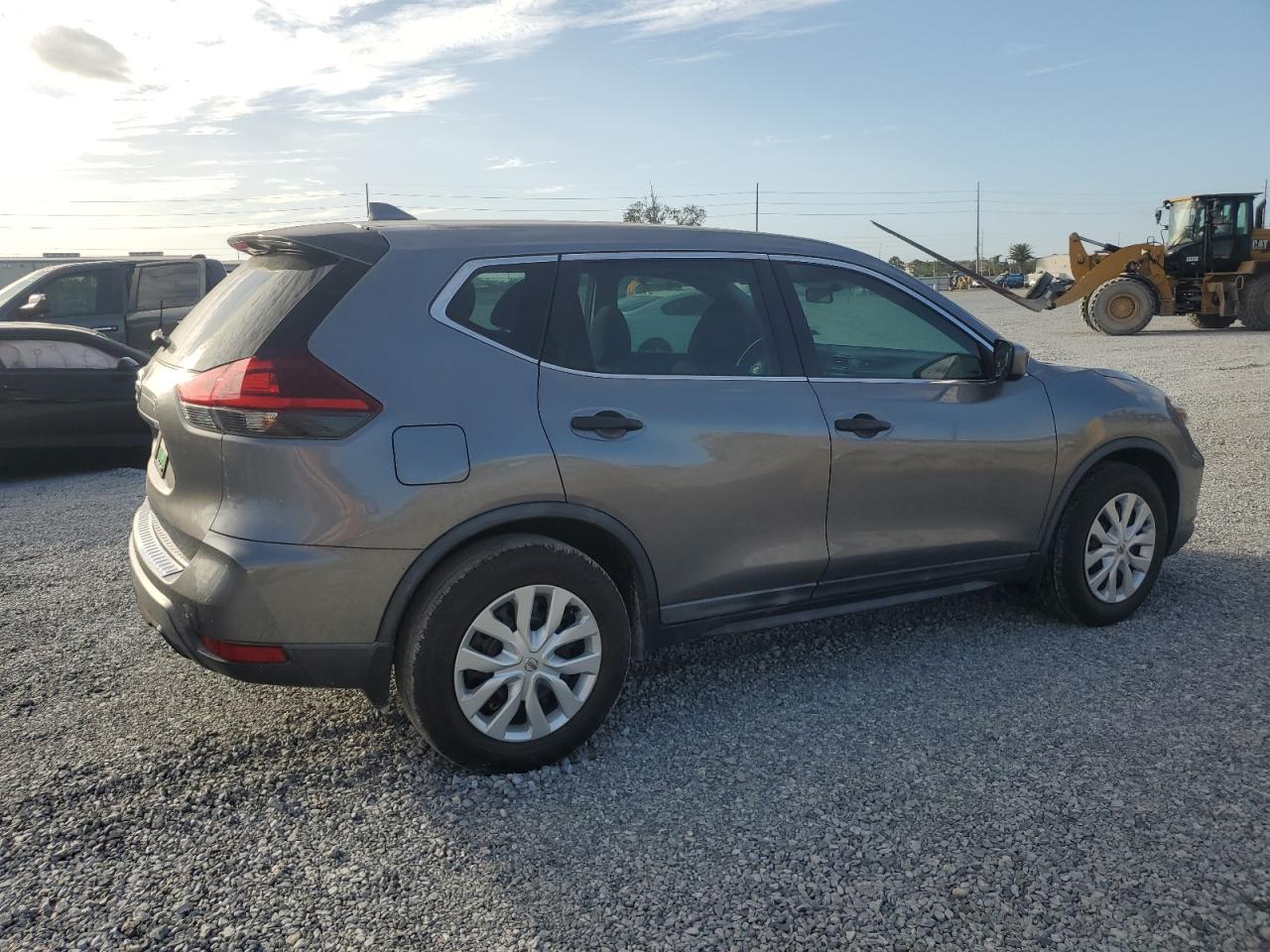2018 Nissan Rogue - Image 3