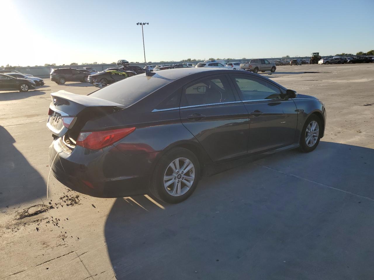 2014 Hyundai Sonata - Image 3