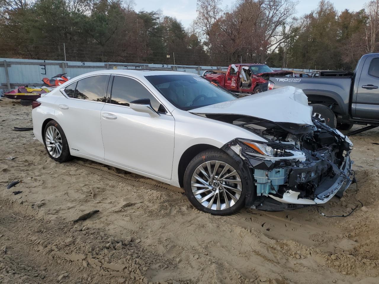 2019 Lexus ES - Image 4