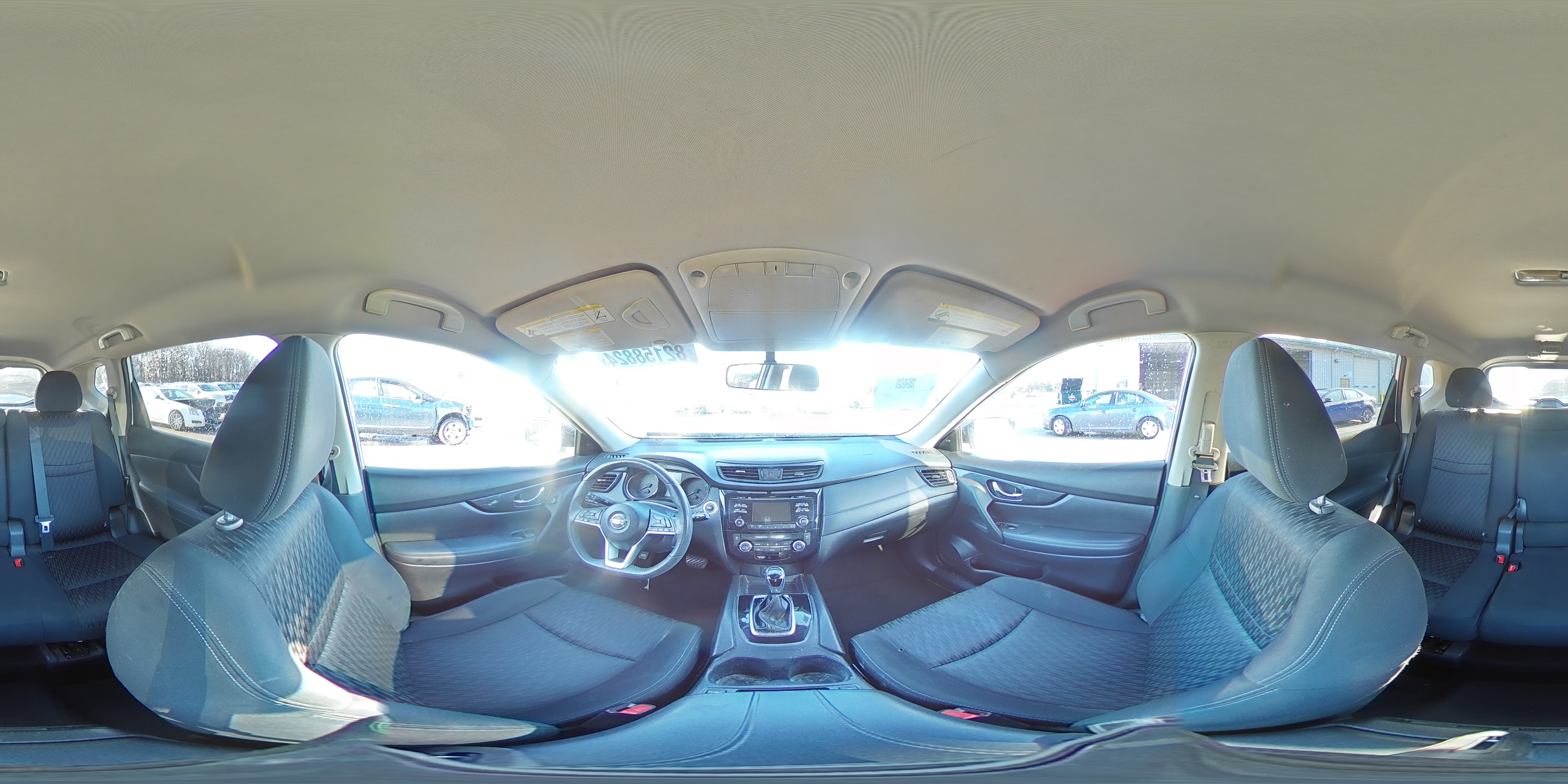 2017 Nissan Rogue - Image 16