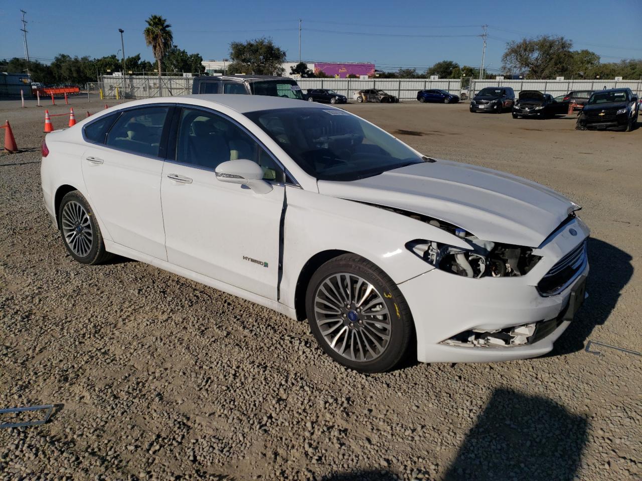 VIN 3FA6P0RUXJR246217 2018 FORD FUSION no.4