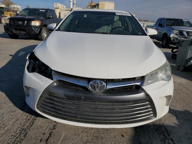 Sedans TOYOTA CAMRY 2015 Biały
