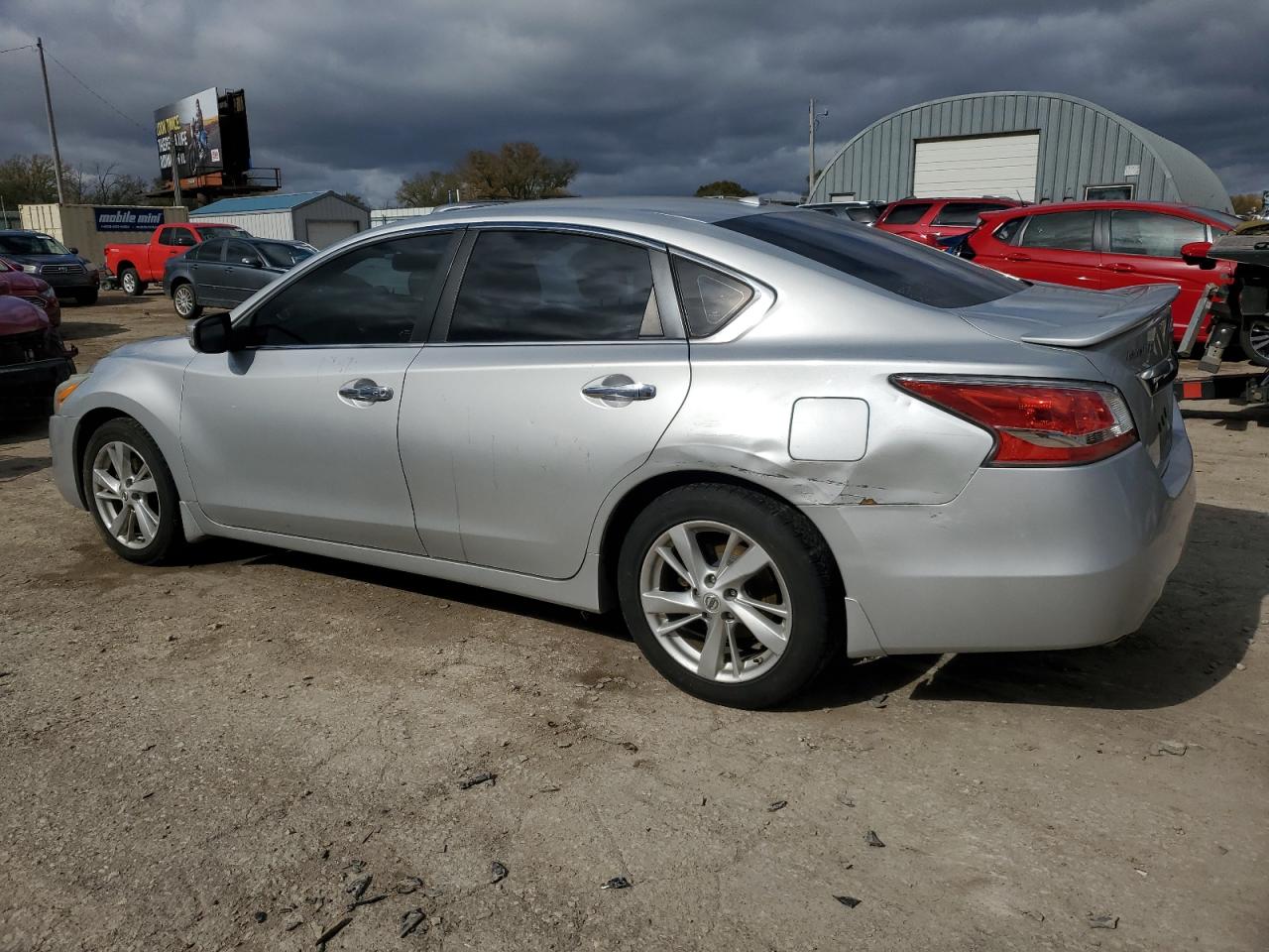 2015 Nissan Altima - Image 2