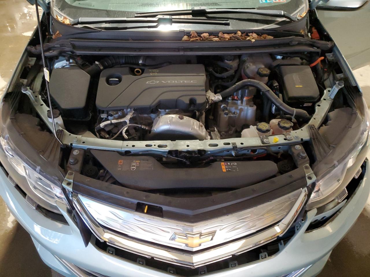 2018 Chevrolet Volt - Image 11