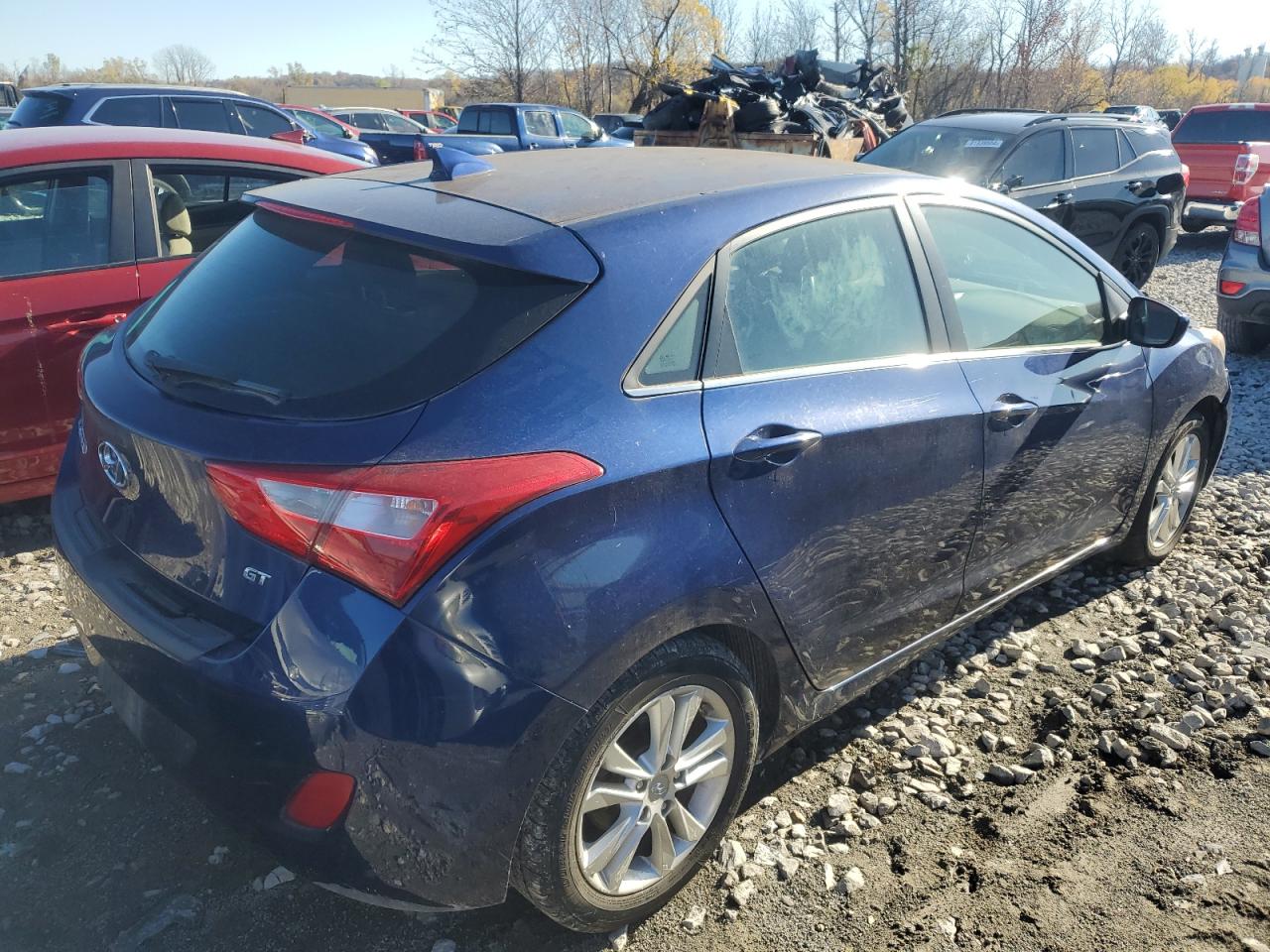 2013 Hyundai Elantra - Image 3