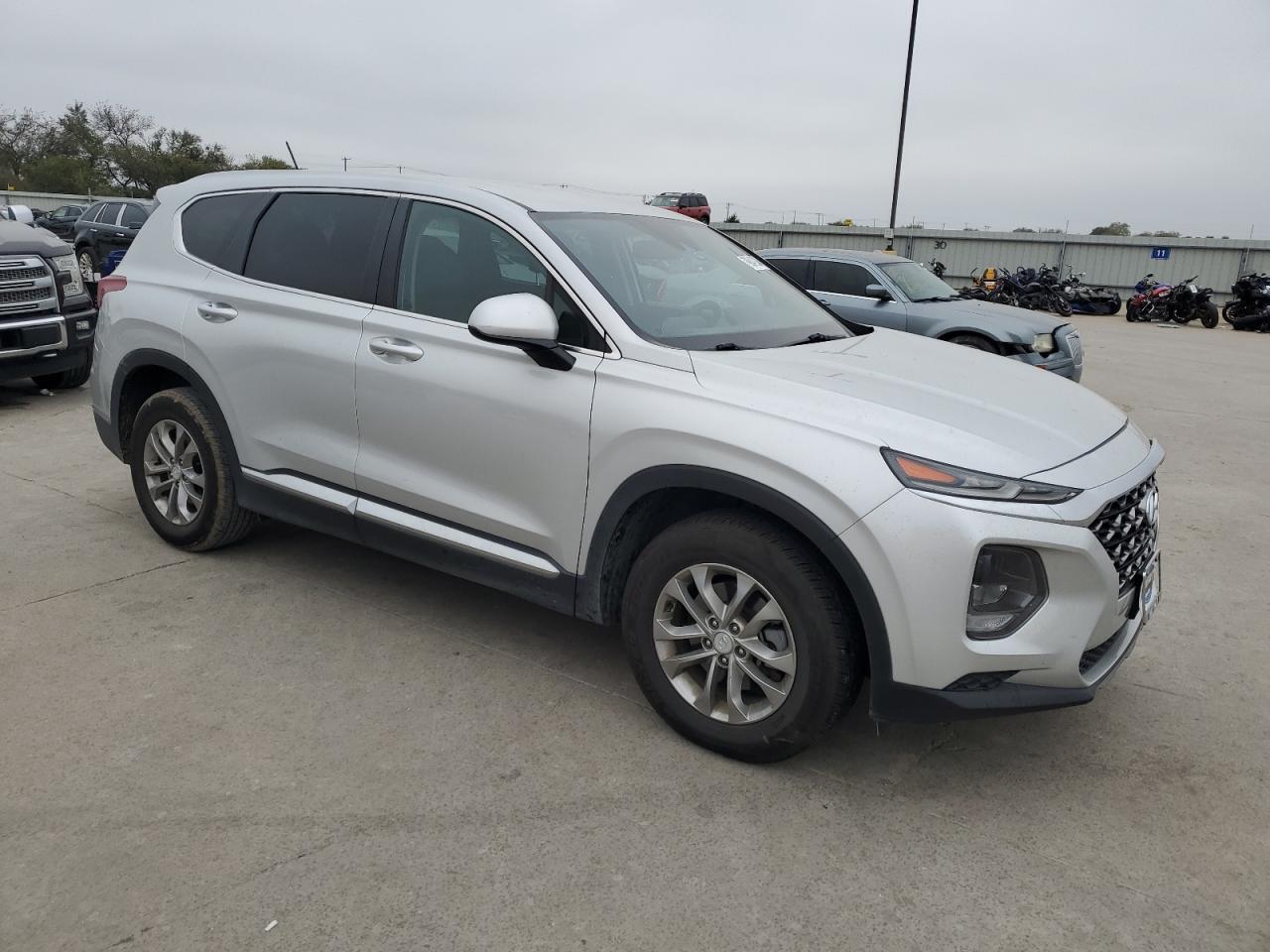 VIN 5NMS23AD8KH109573 2019 HYUNDAI SANTA FE no.4