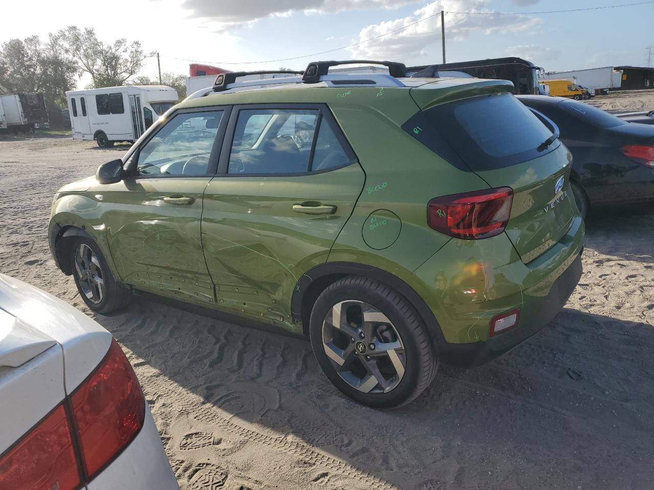 2022 Hyundai Venue - Image 2