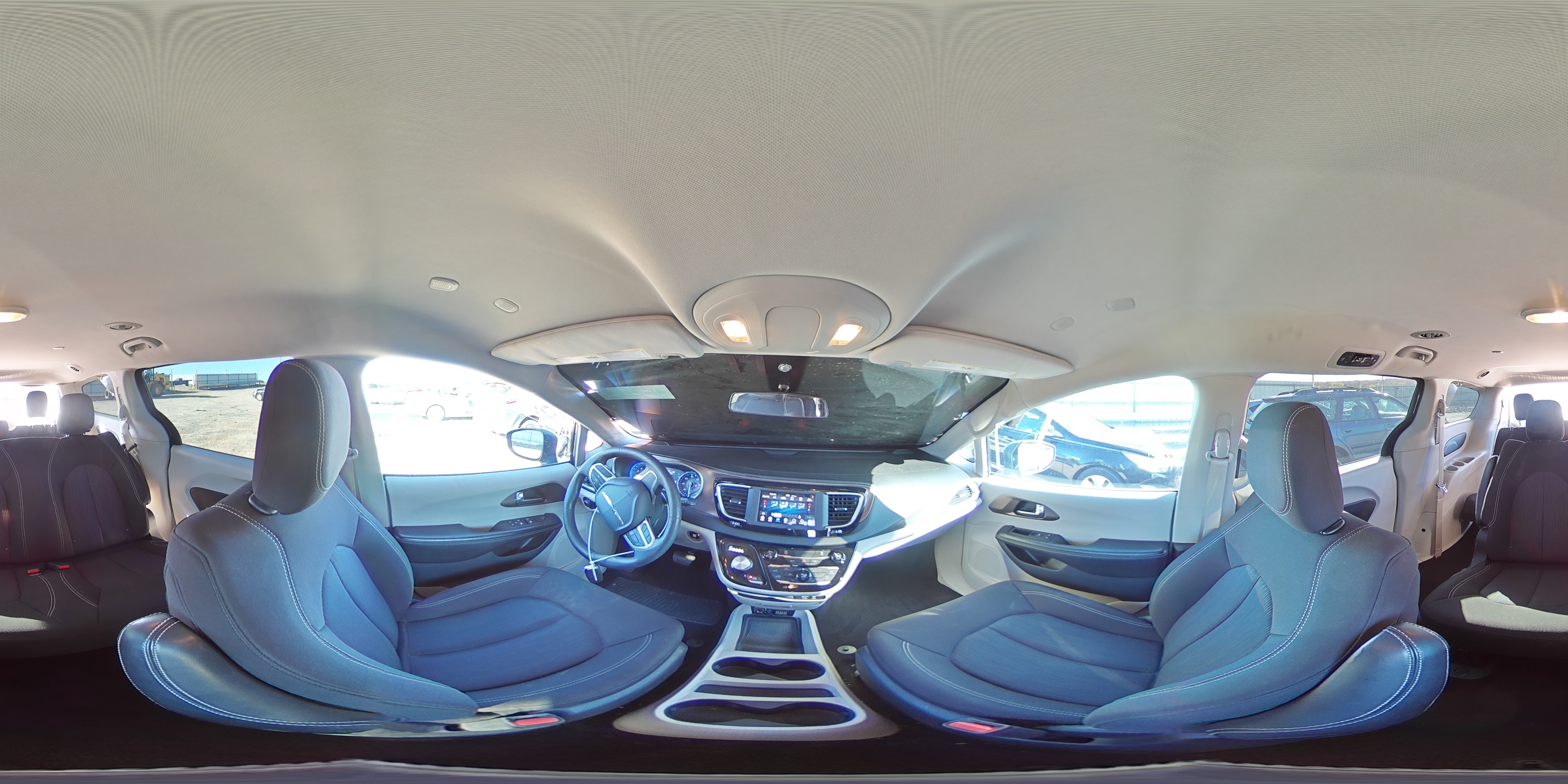2020 Chrysler Voyager - Image 14