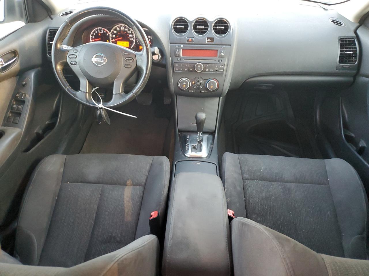 2011 Nissan Altima - Image 8