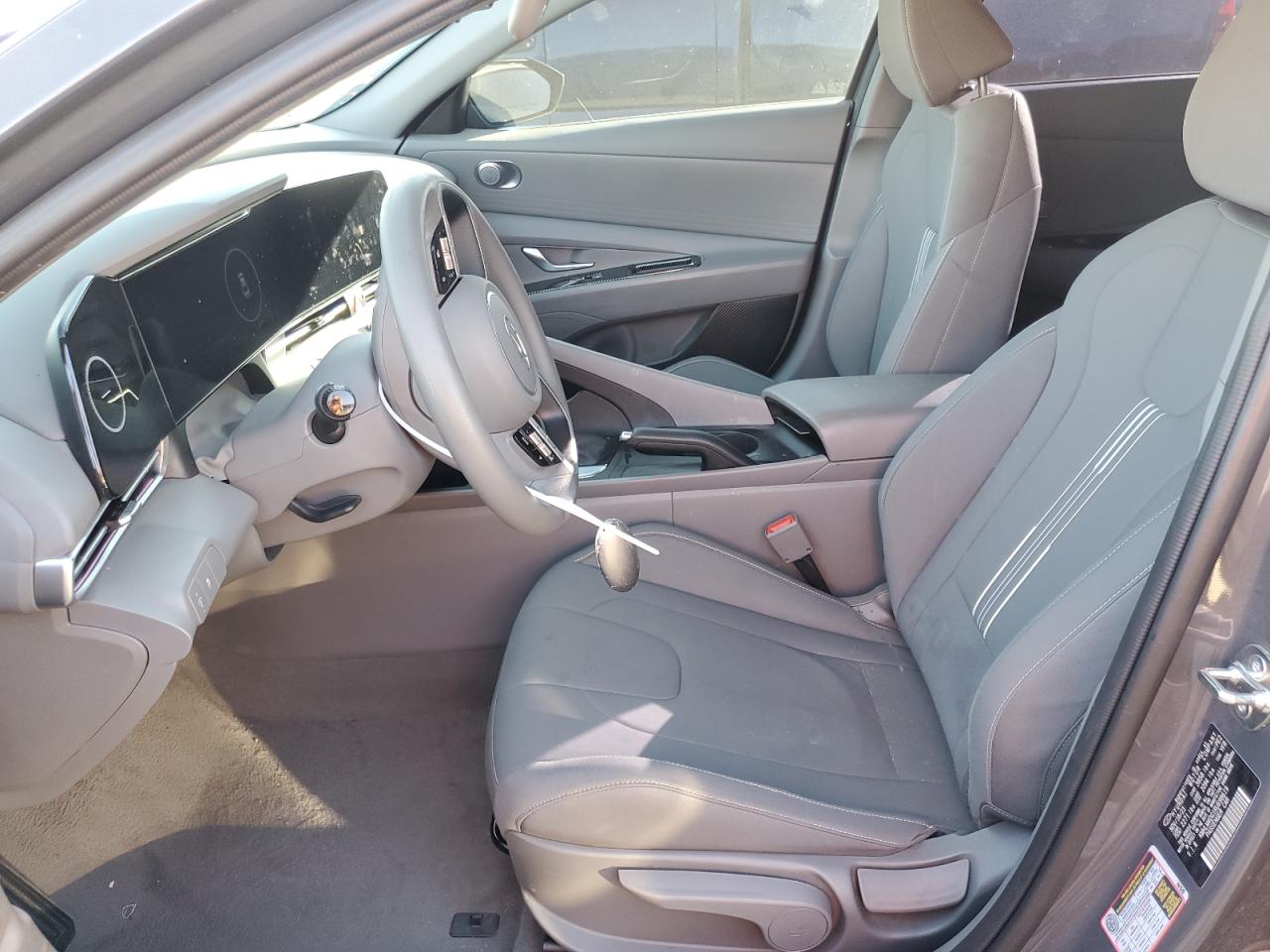 2024 Hyundai Elantra - Image 7