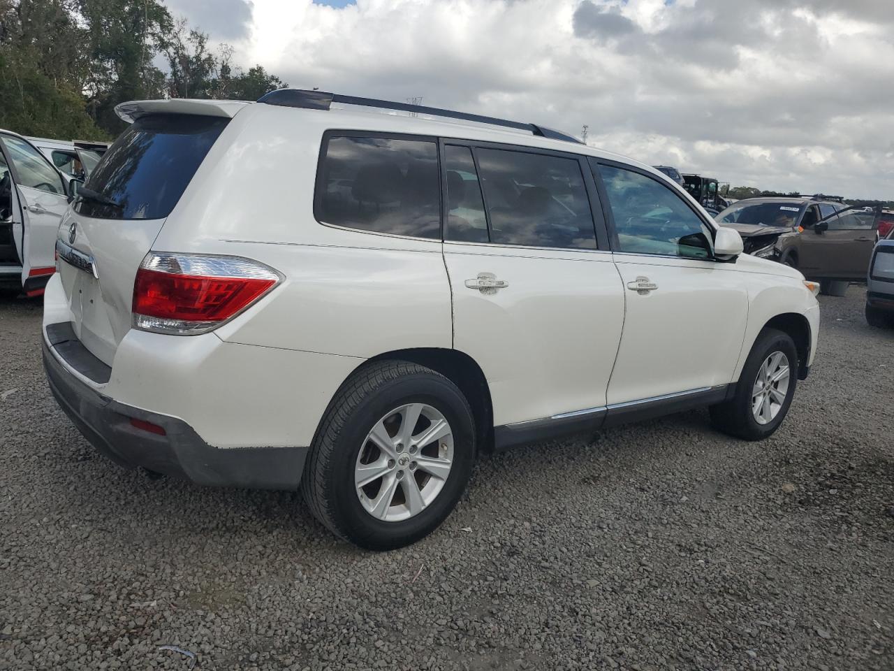 VIN 5TDZK3EHXDS090701 2013 TOYOTA HIGHLANDER no.3