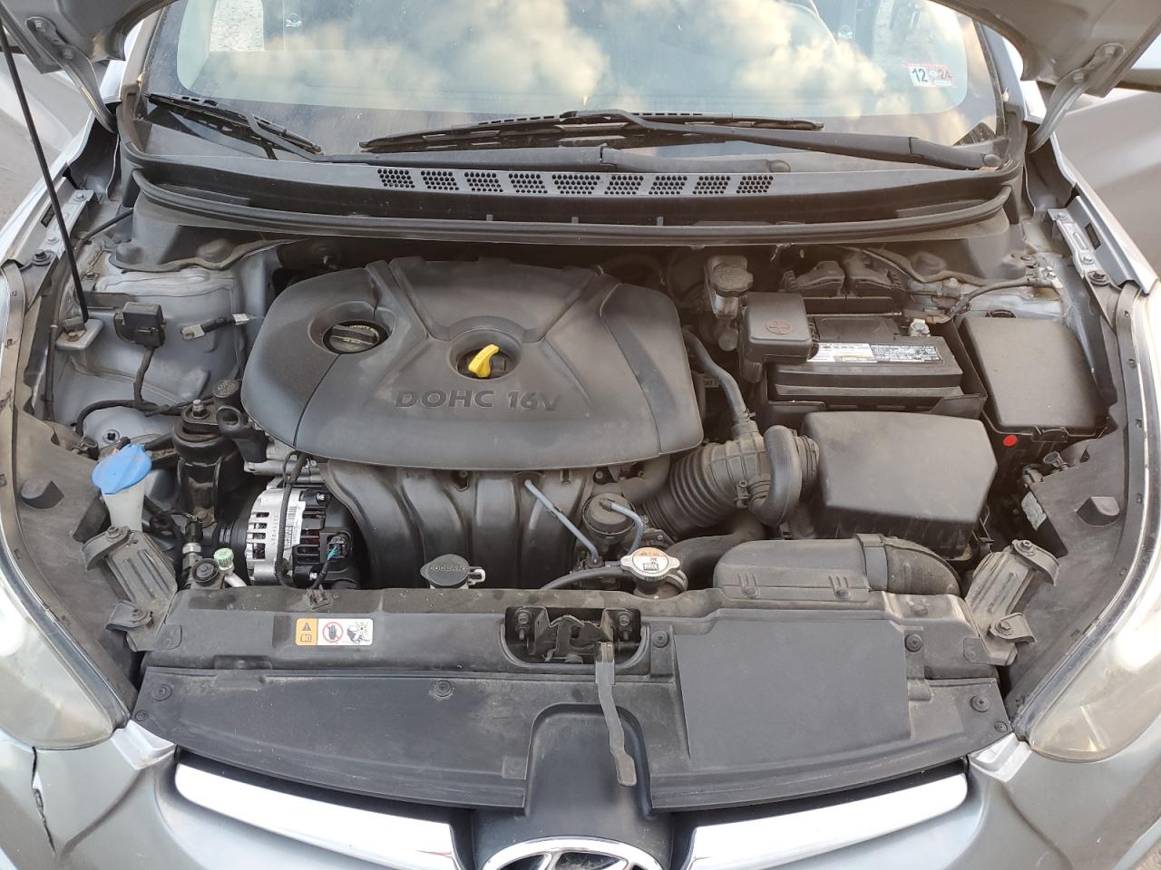 2015 Hyundai Elantra - Image 11