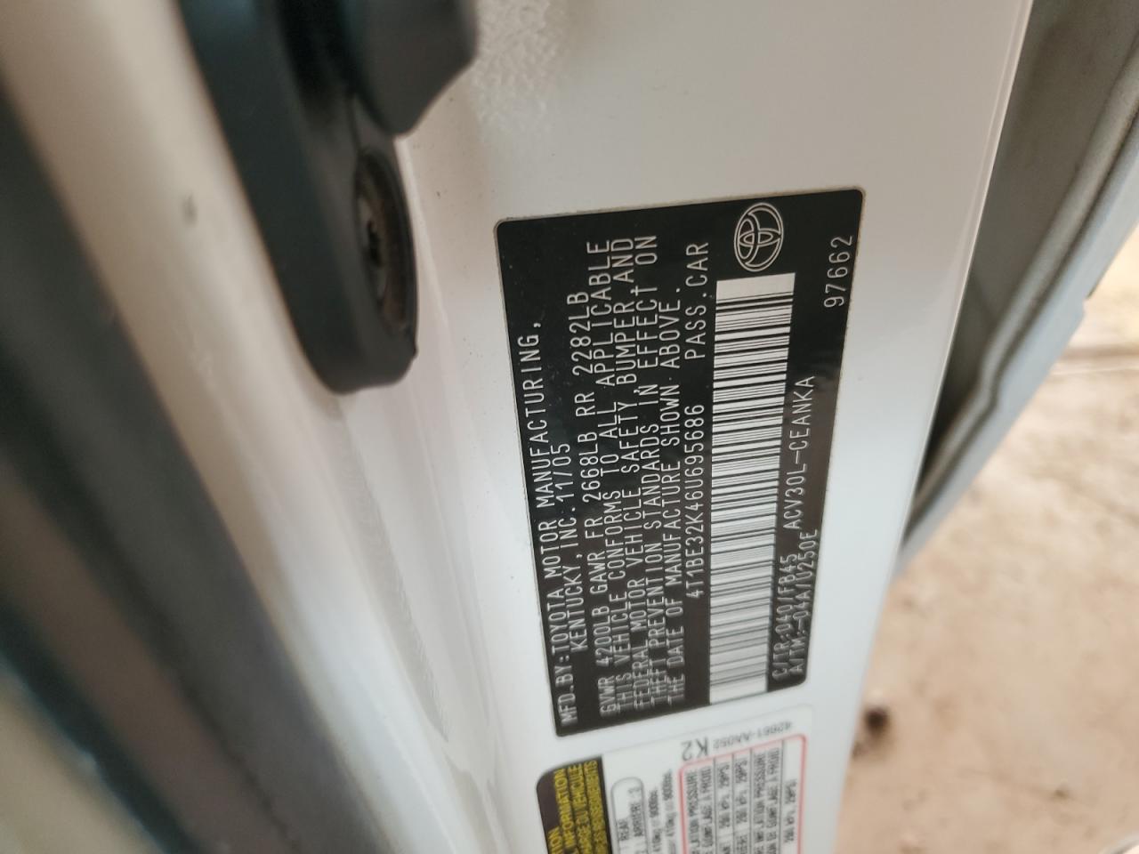 2006 Toyota Camry - Image 12