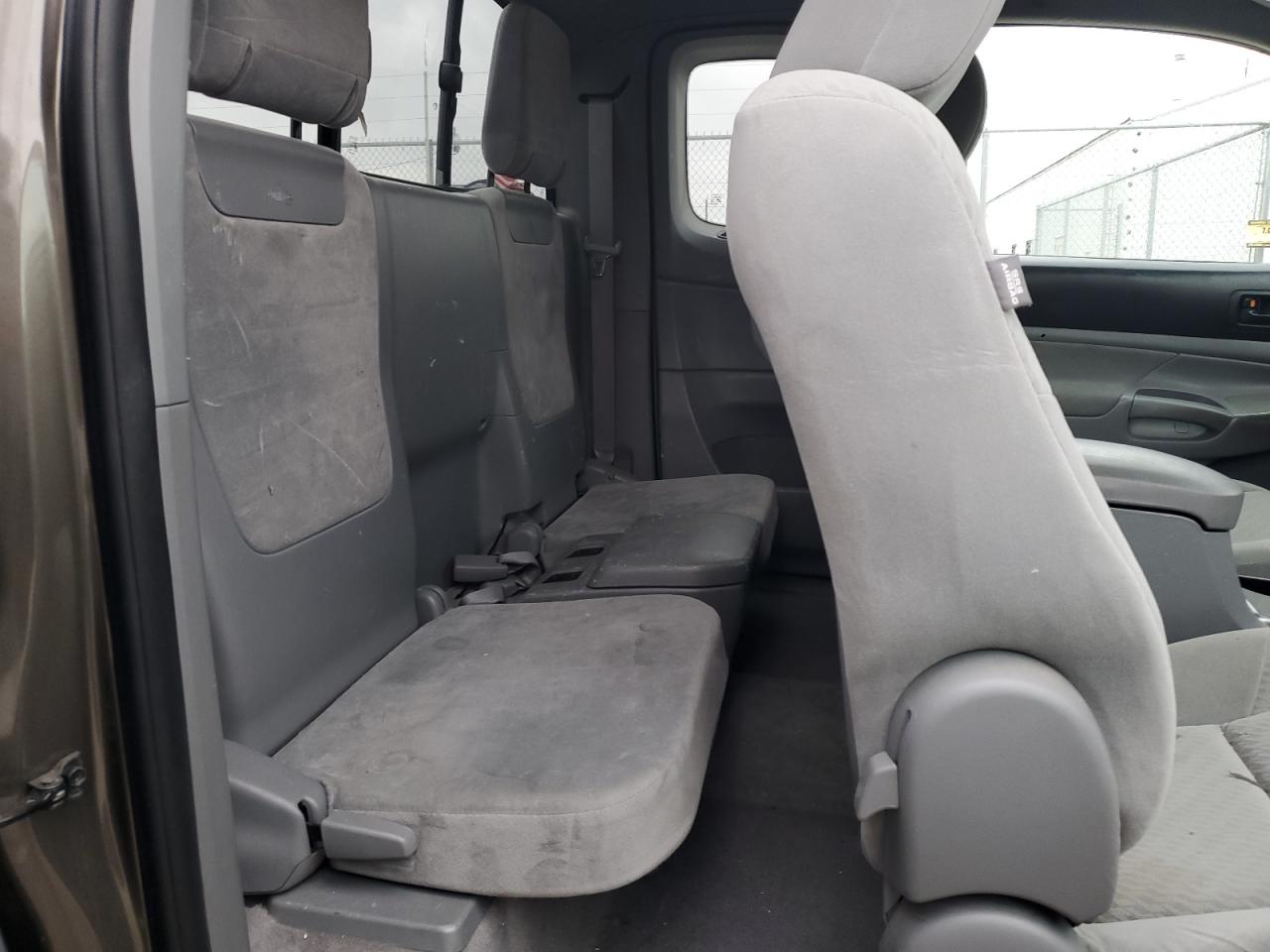 2010 Toyota Tacoma - Image 10