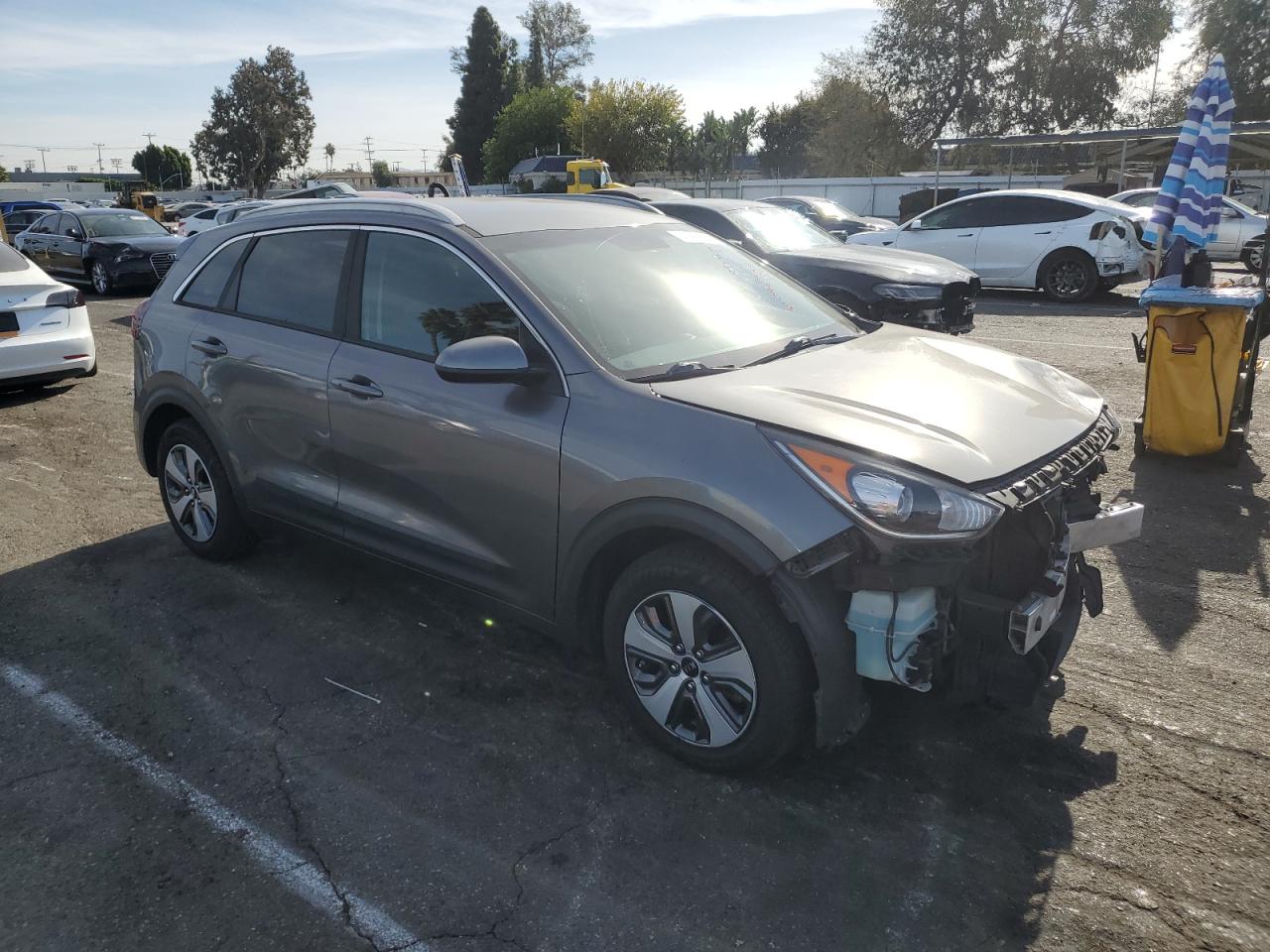 VIN KNDCB3LC0H5084110 2017 KIA NIRO no.4