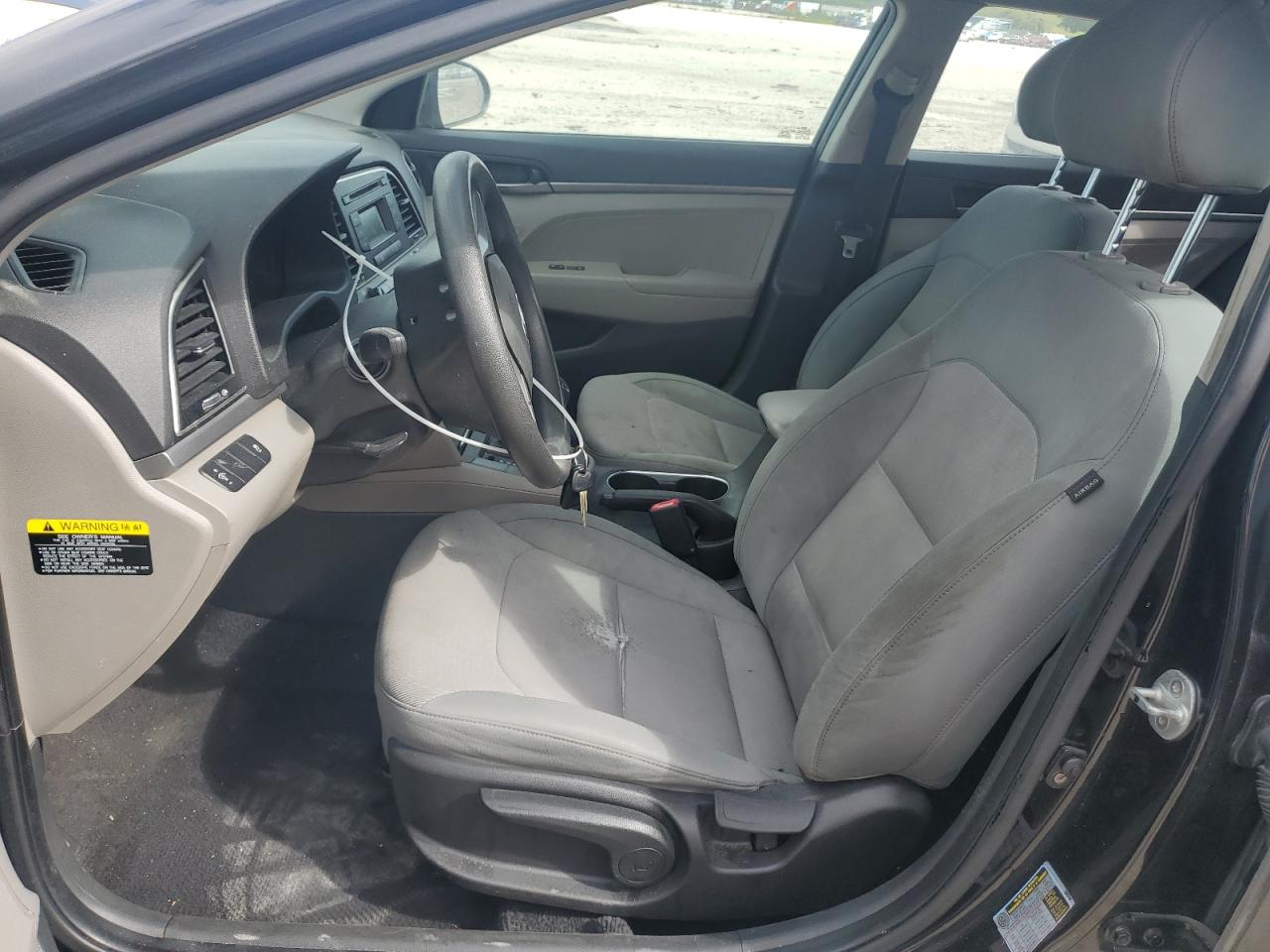 2017 Hyundai Elantra - Image 7
