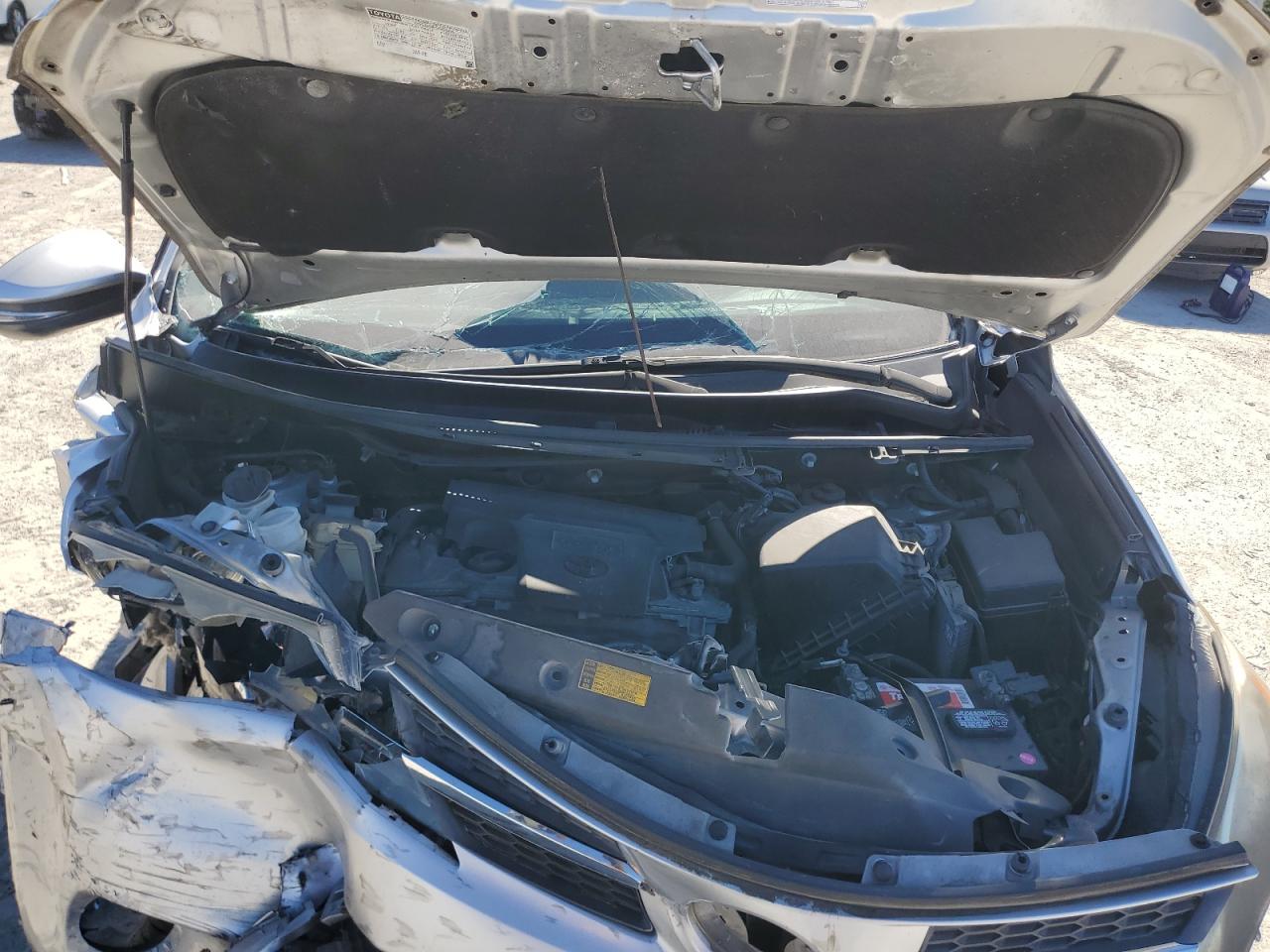2015 Toyota RAV 4 - Image 12