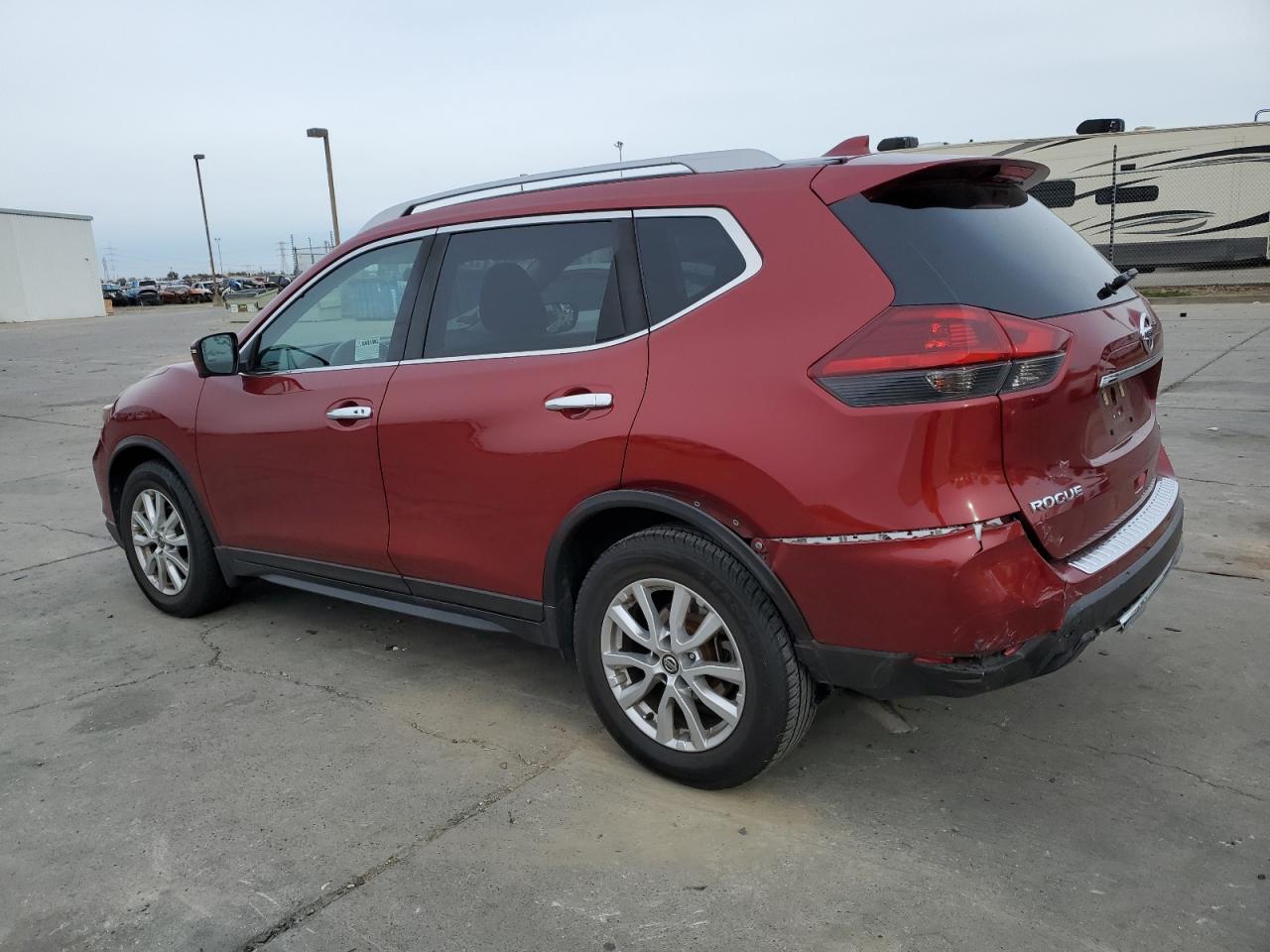 2018 Nissan Rogue - Image 2
