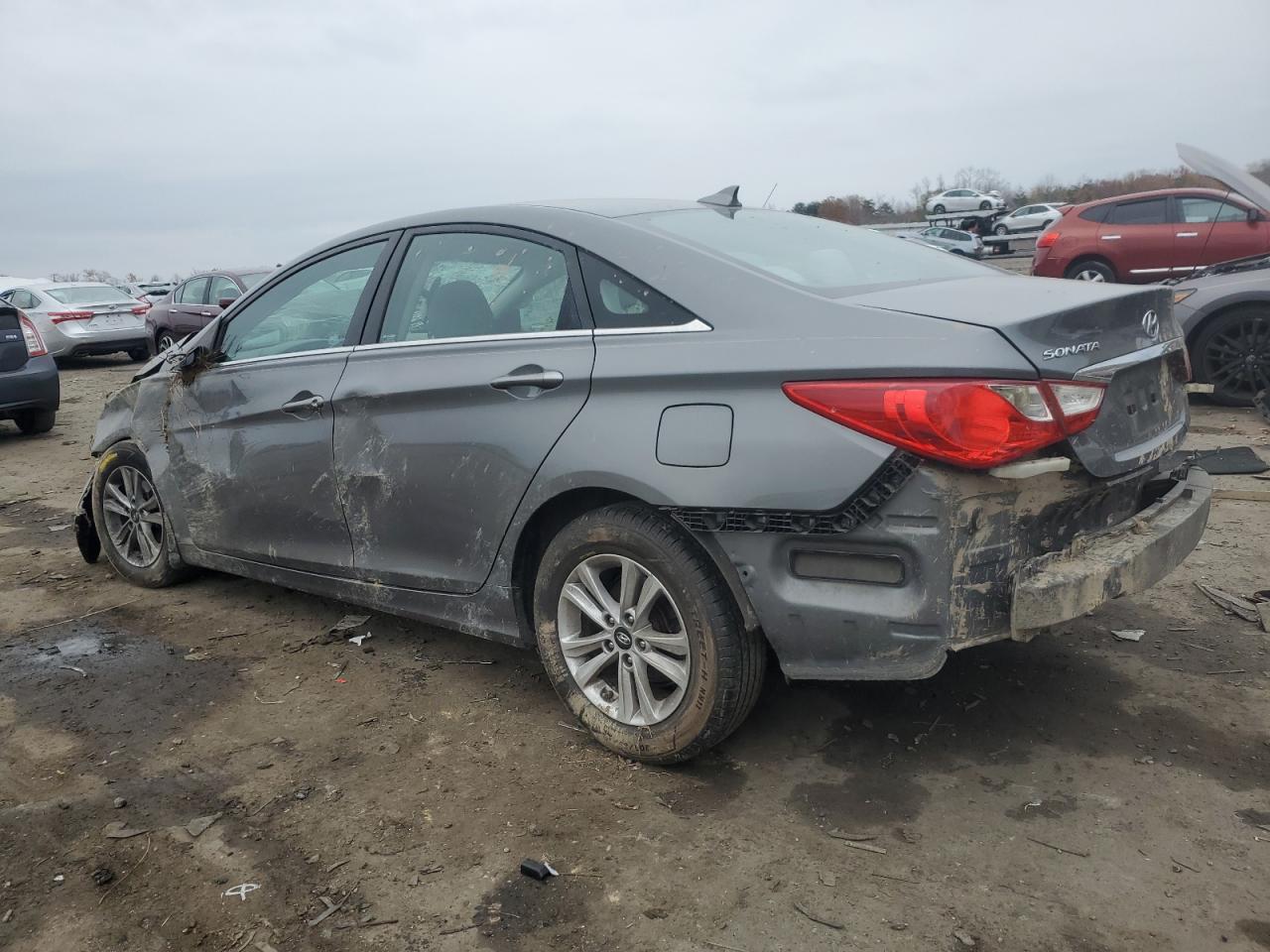 2013 Hyundai Sonata - Image 2