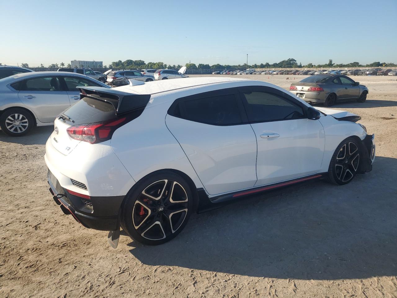 2022 Hyundai Veloster - Image 3