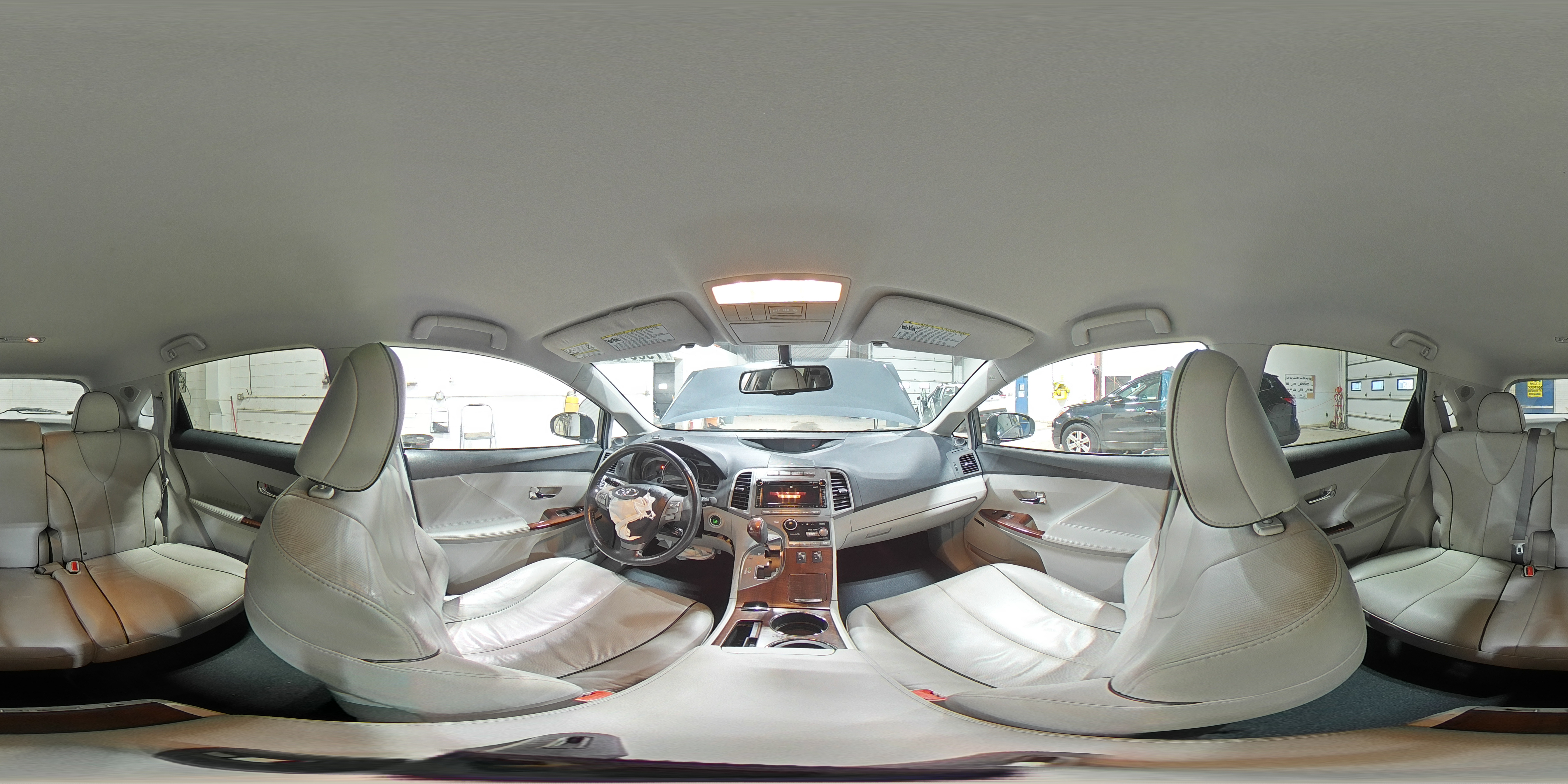2010 Toyota Venza - Image 13