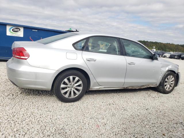 Sedans VOLKSWAGEN PASSAT 2013 Srebrny