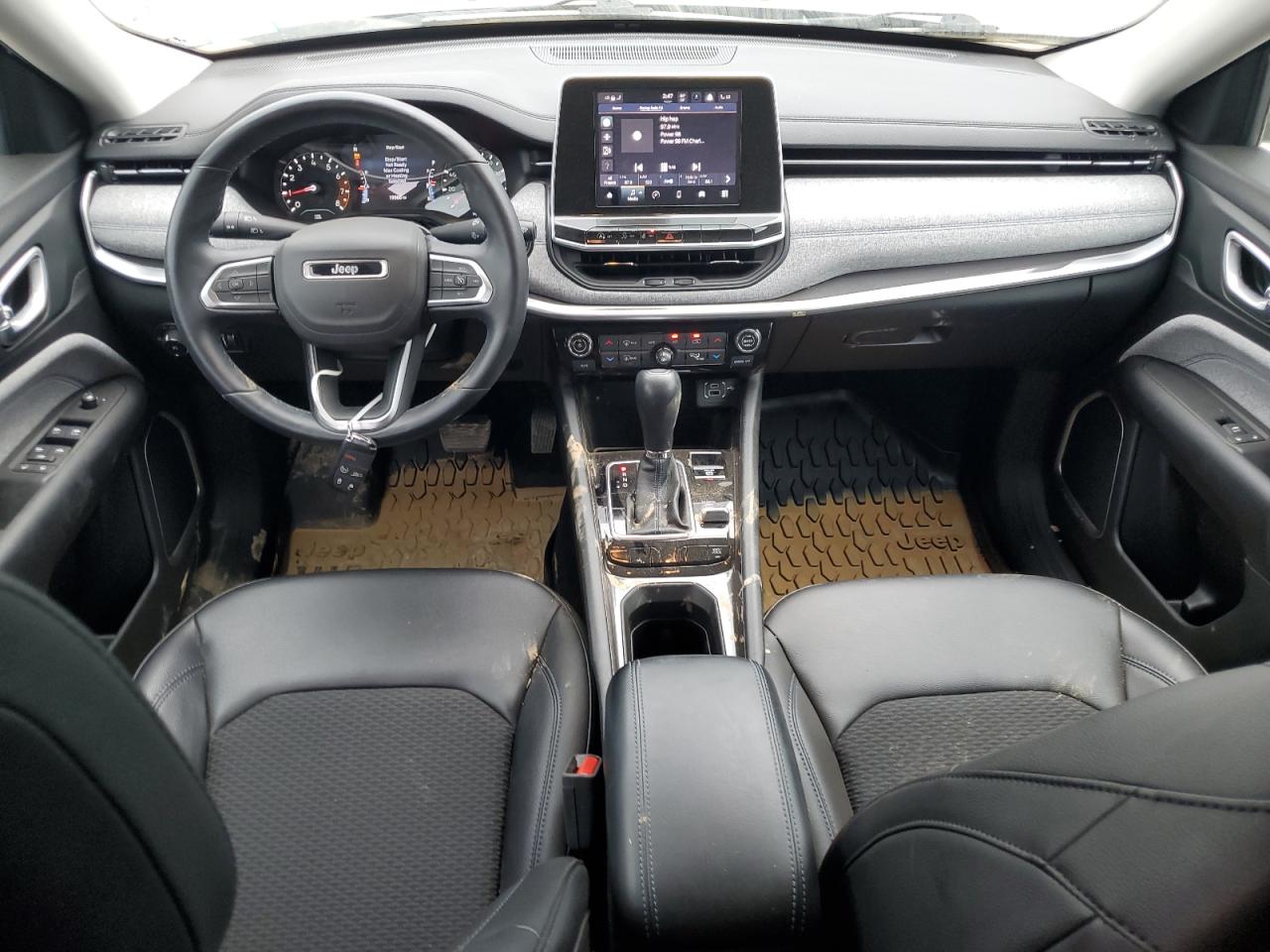 2022 Jeep Compass - Image 8