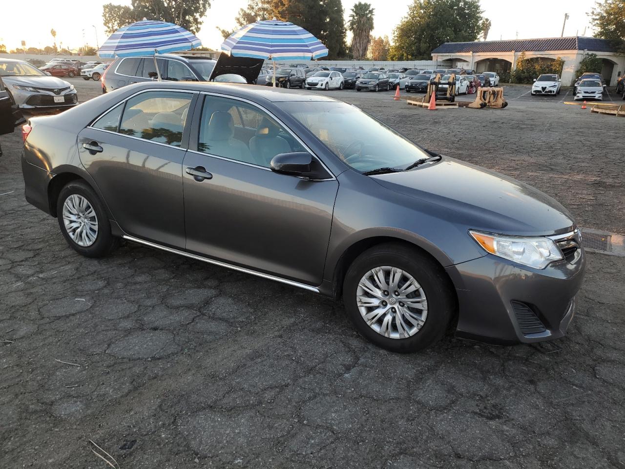 VIN 4T1BF1FK3DU237937 2013 TOYOTA CAMRY no.4