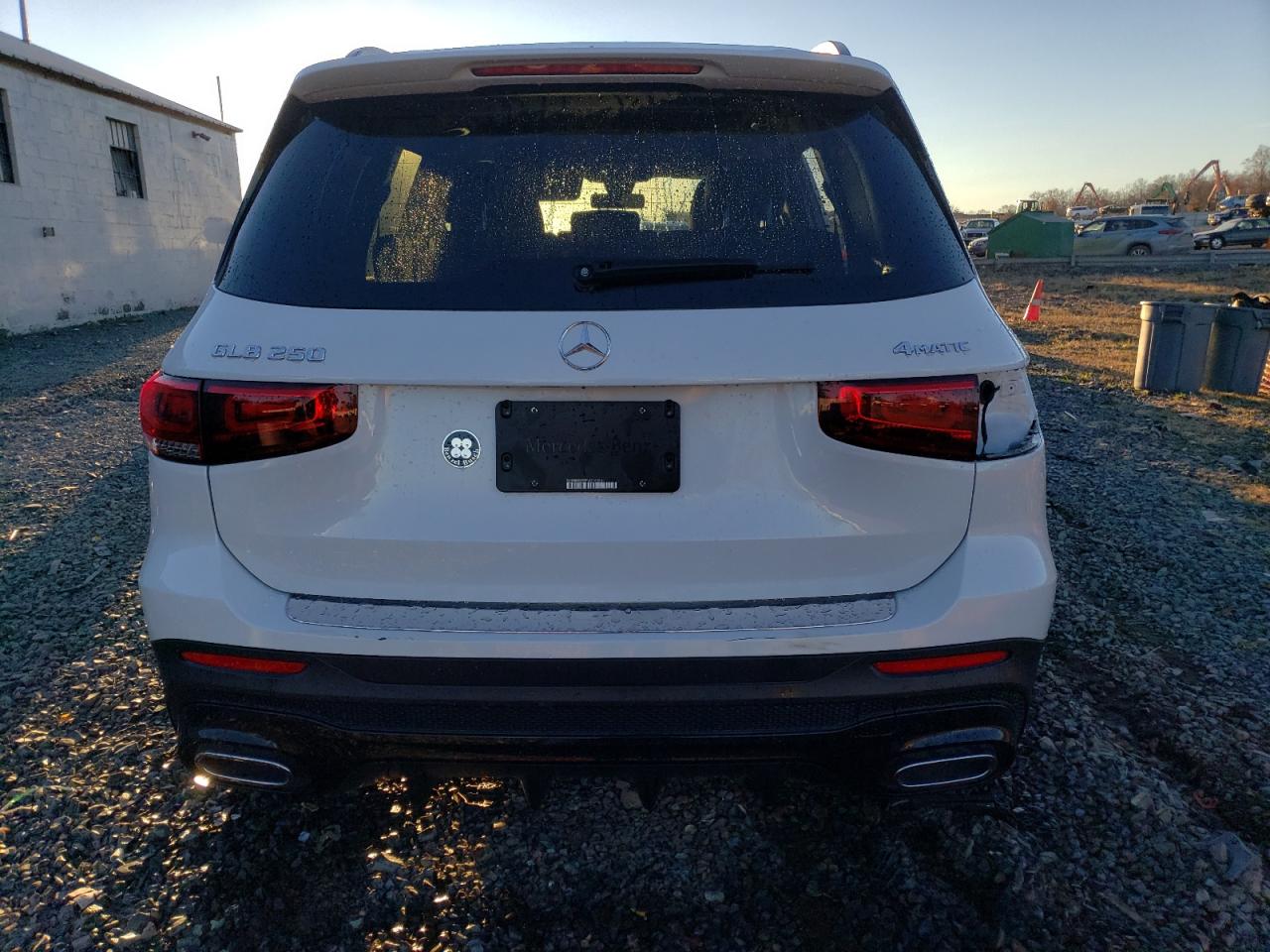 2023 Mercedes-Benz GLB - Image 6