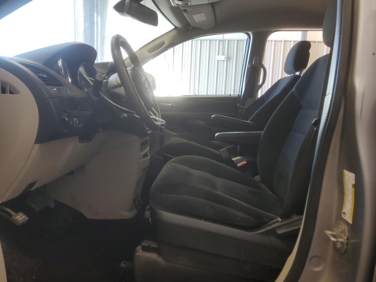 2019 Dodge Caravan - Image 7