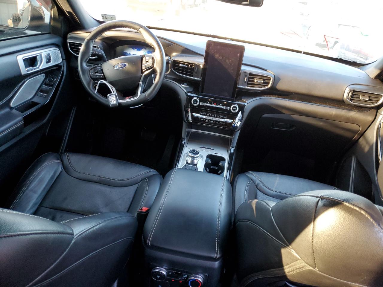 2022 Ford Explorer - Image 8