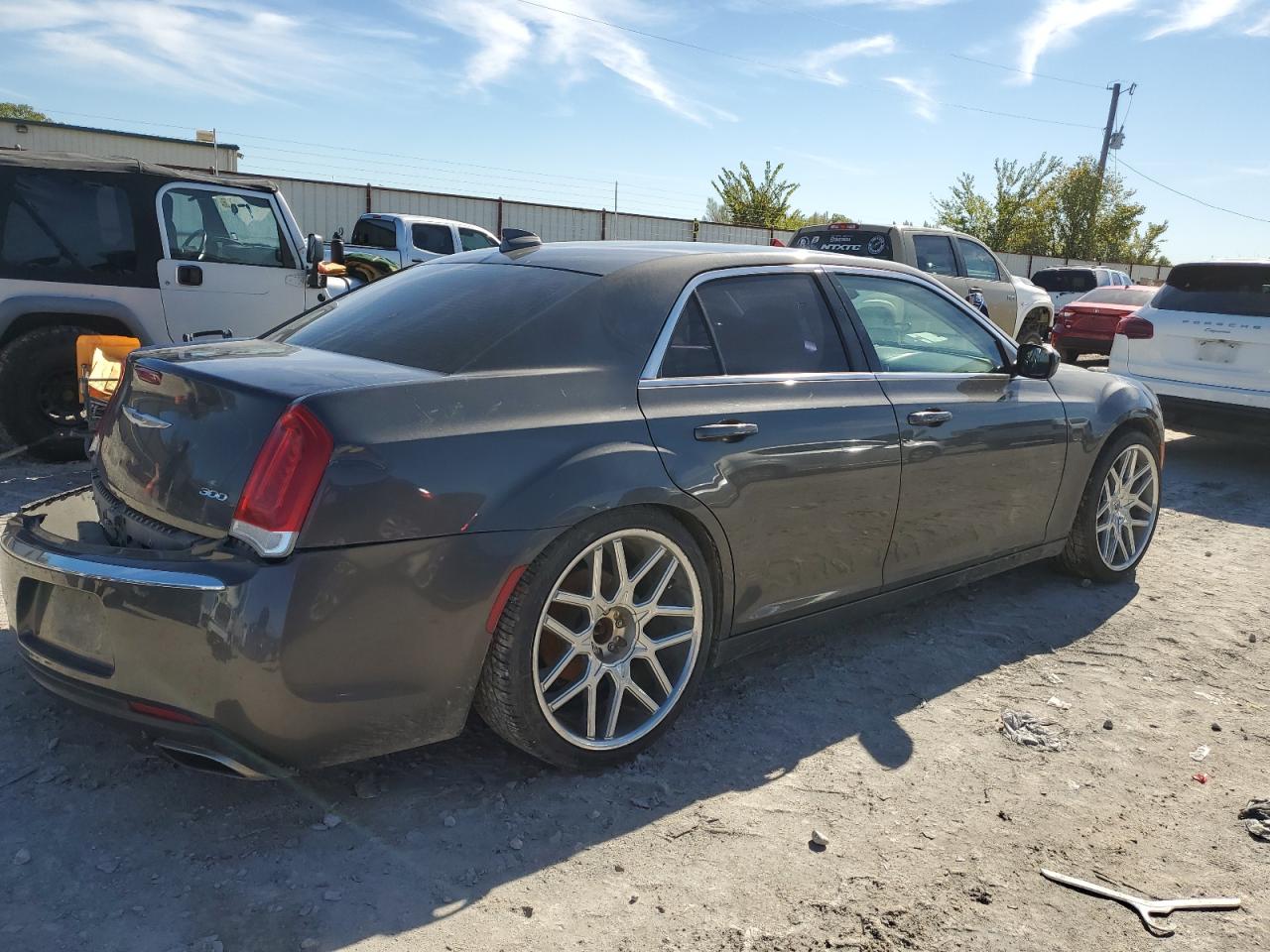 2017 Chrysler 300 - Image 3
