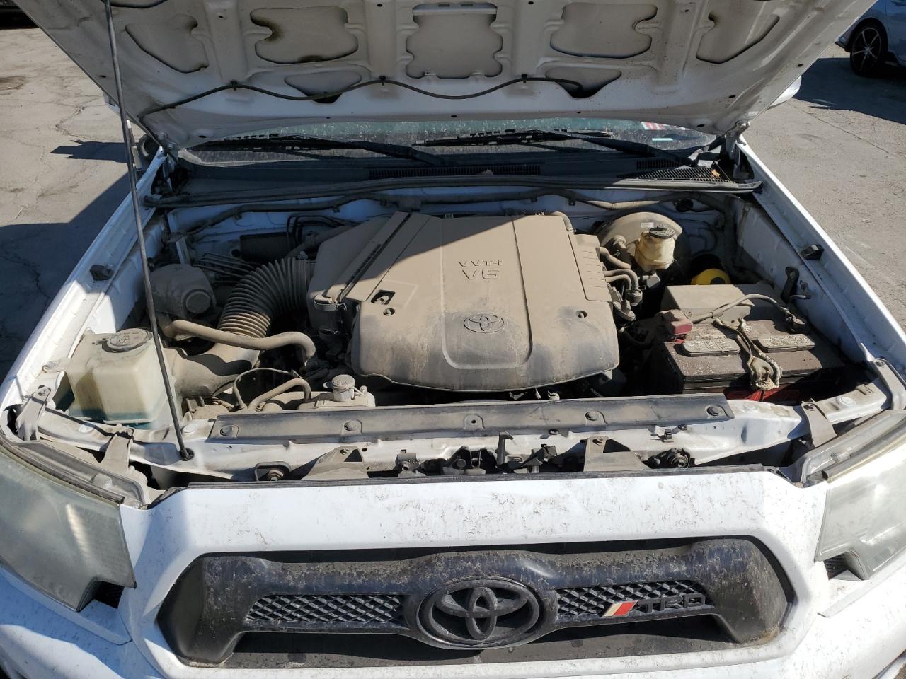 2015 Toyota Tacoma - Image 11