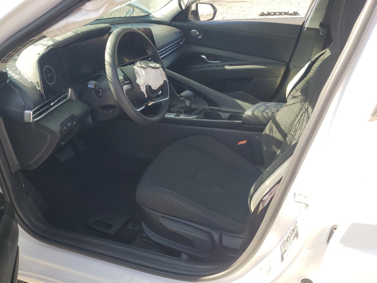 2024 Hyundai Elantra - Image 7