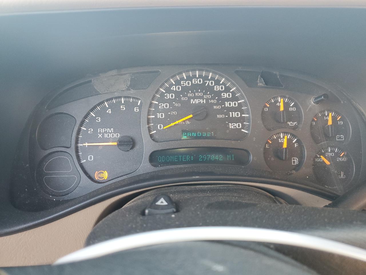 2004 GMC Yukon - Image 9