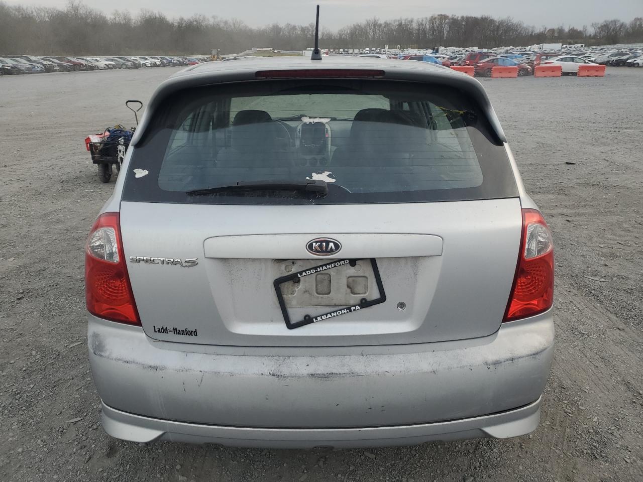 2005 Kia Spectra5 VIN: KNAFE161455076846 Lot: 81701864