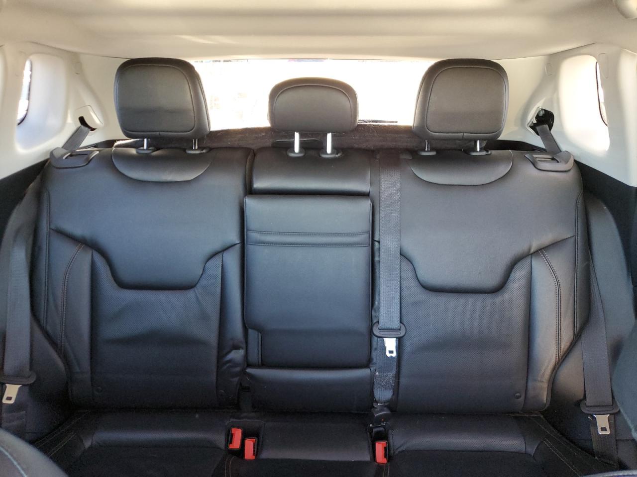 2018 Jeep Compass - Image 10