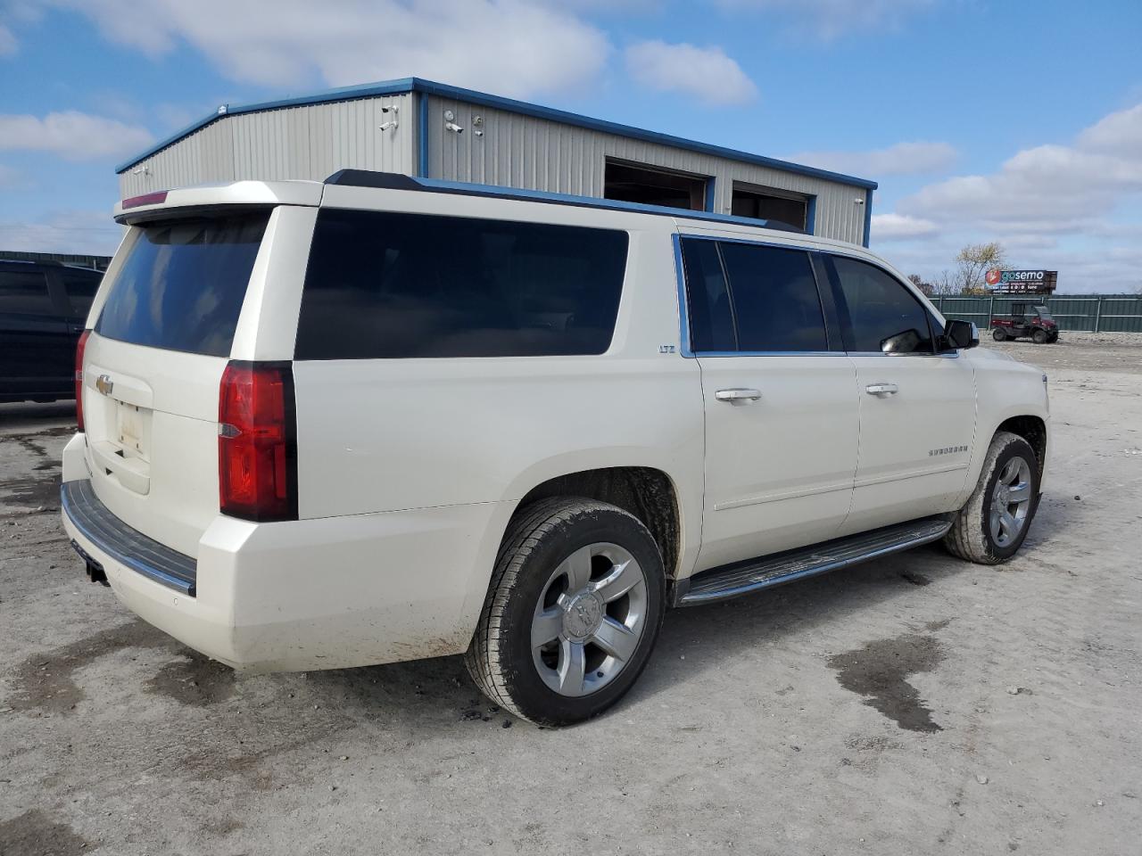 2015 Chevrolet Suburban - Image 3