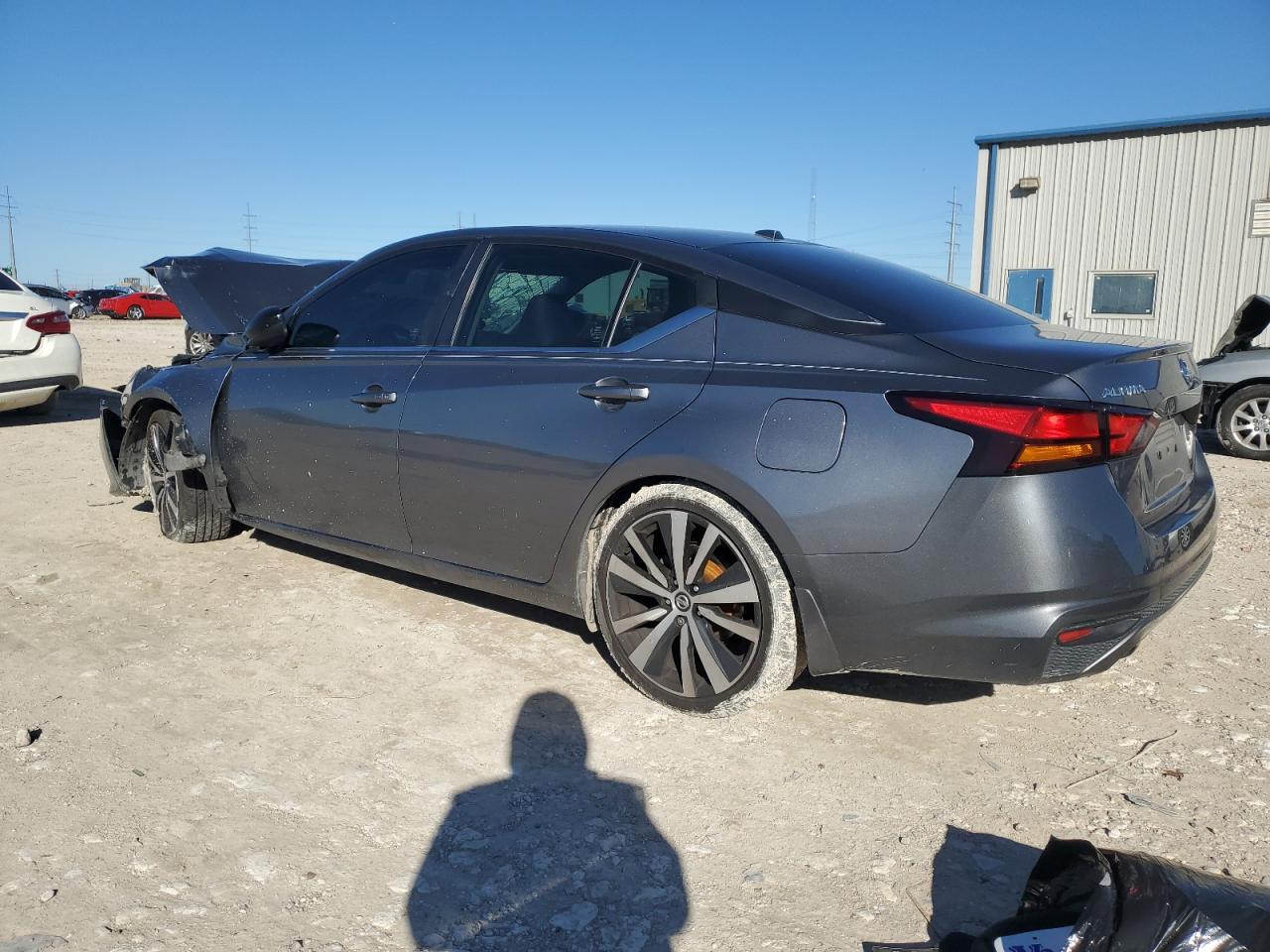 2019 Nissan Altima - Image 2