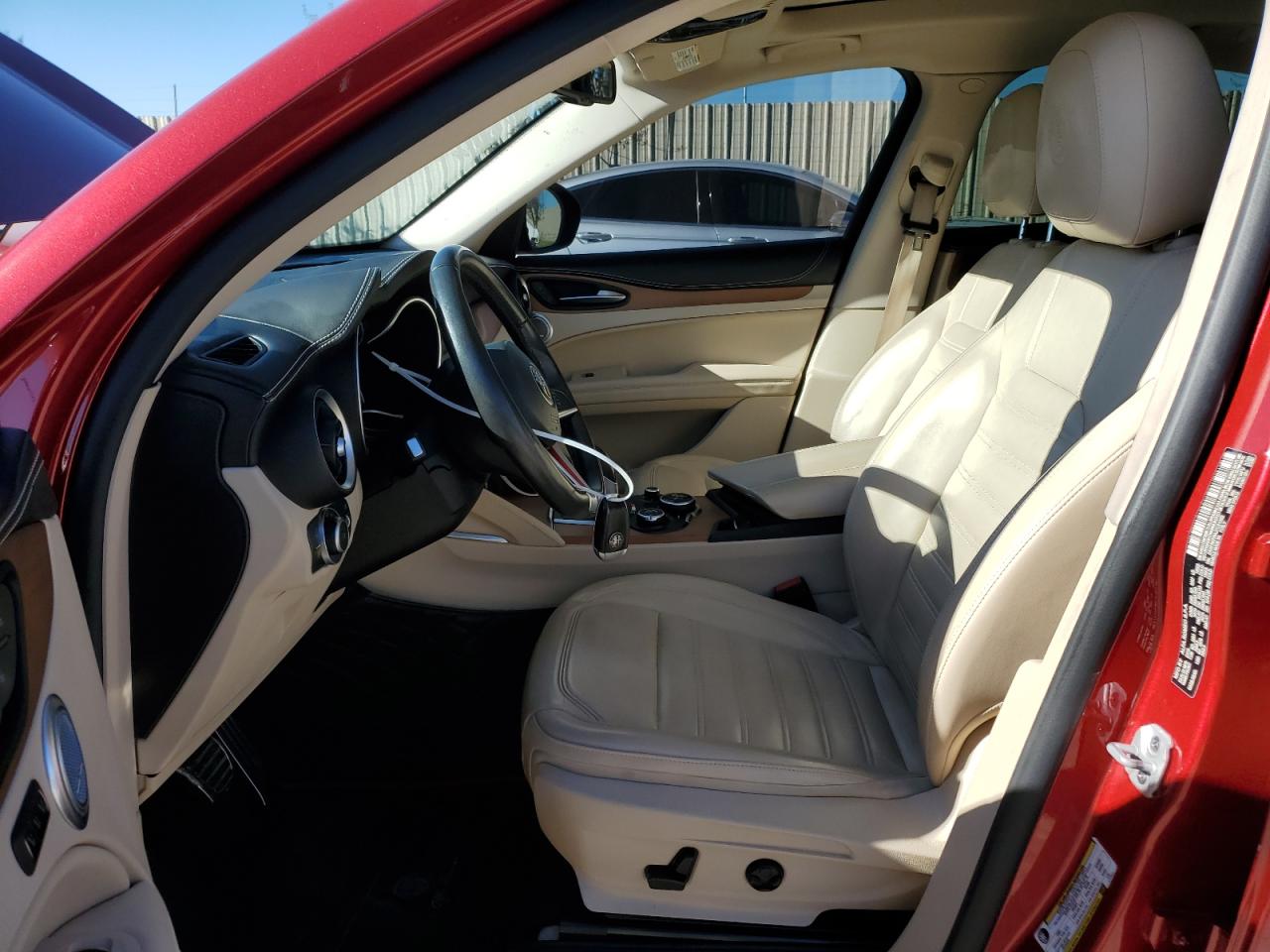 2018 Alfa Romeo Stelvio - Image 7