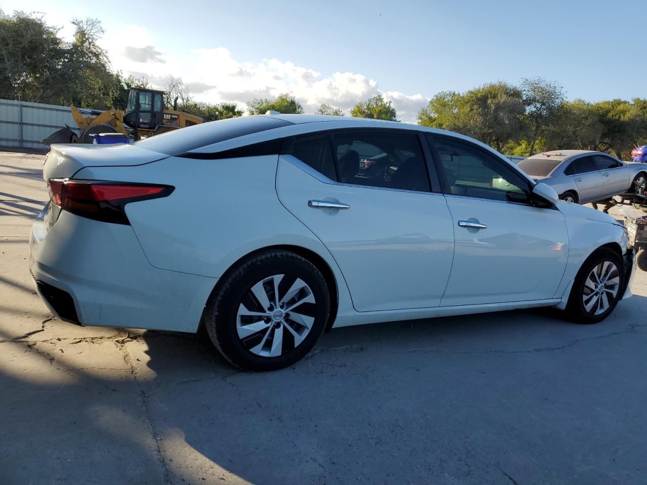 2020 Nissan Altima - Image 3