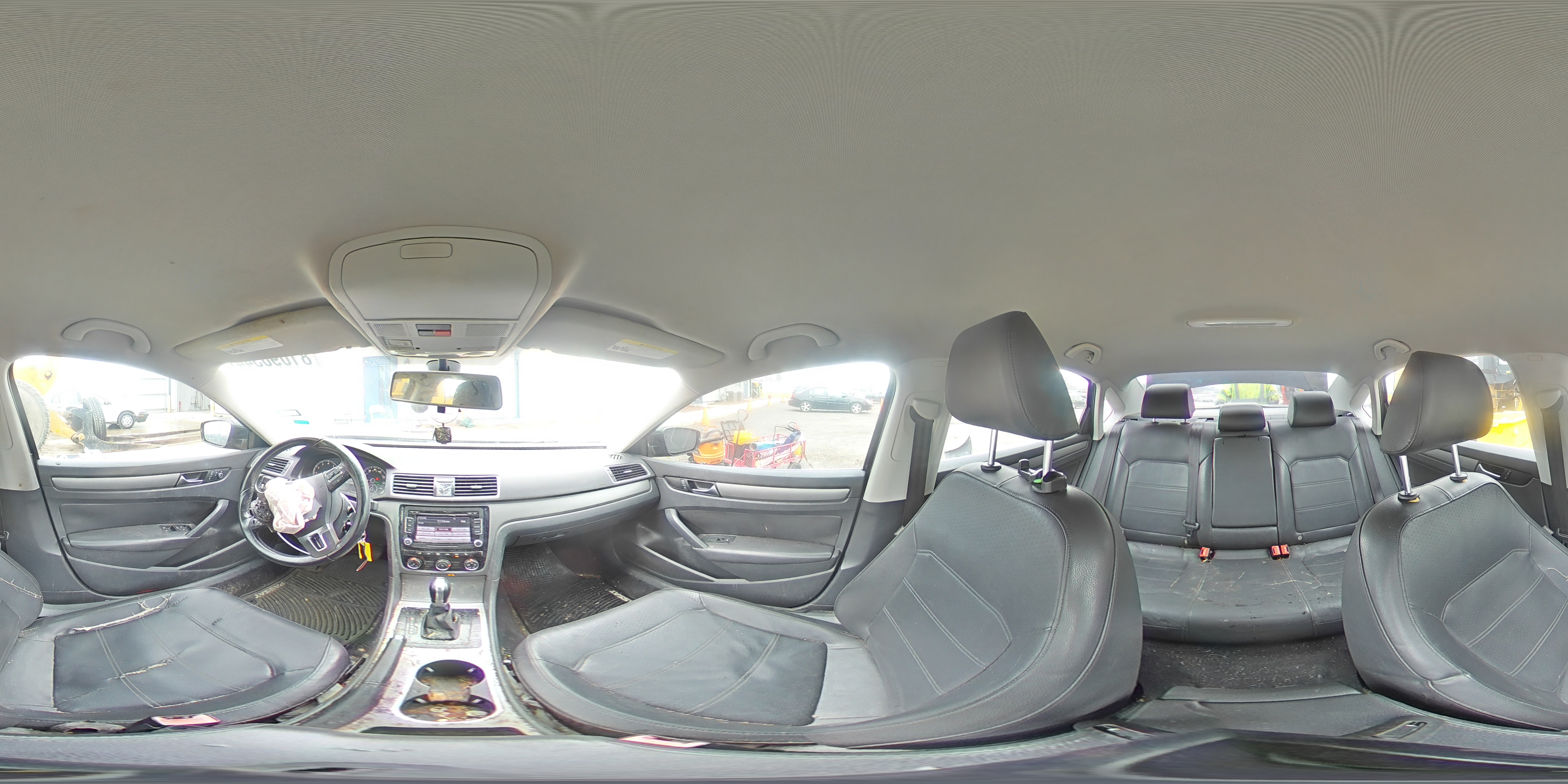 2015 Volkswagen Passat - Image 13